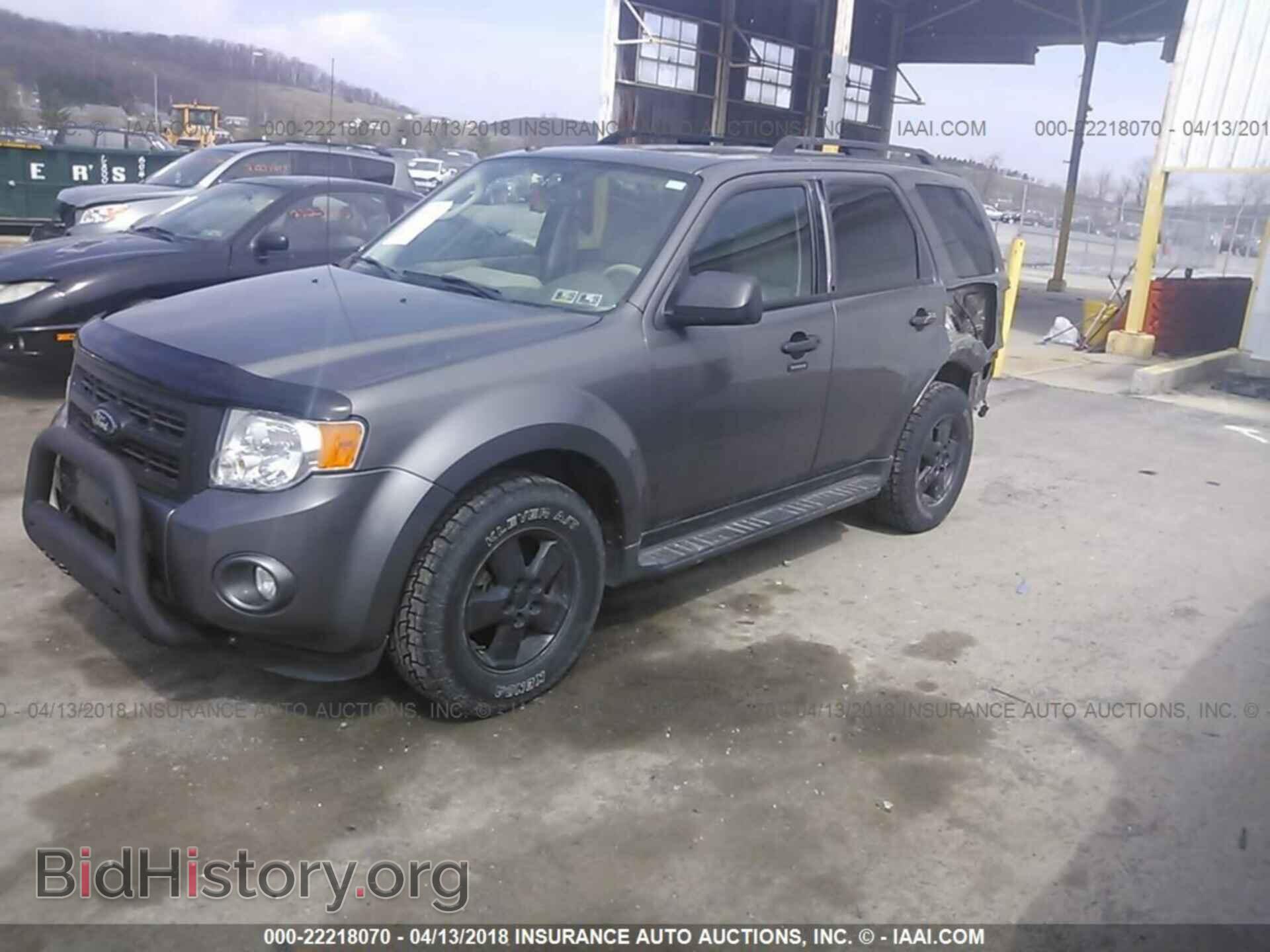 2011 Ford Escape - VIN: 1FMCU9DG8BKB21648 - Photo 2