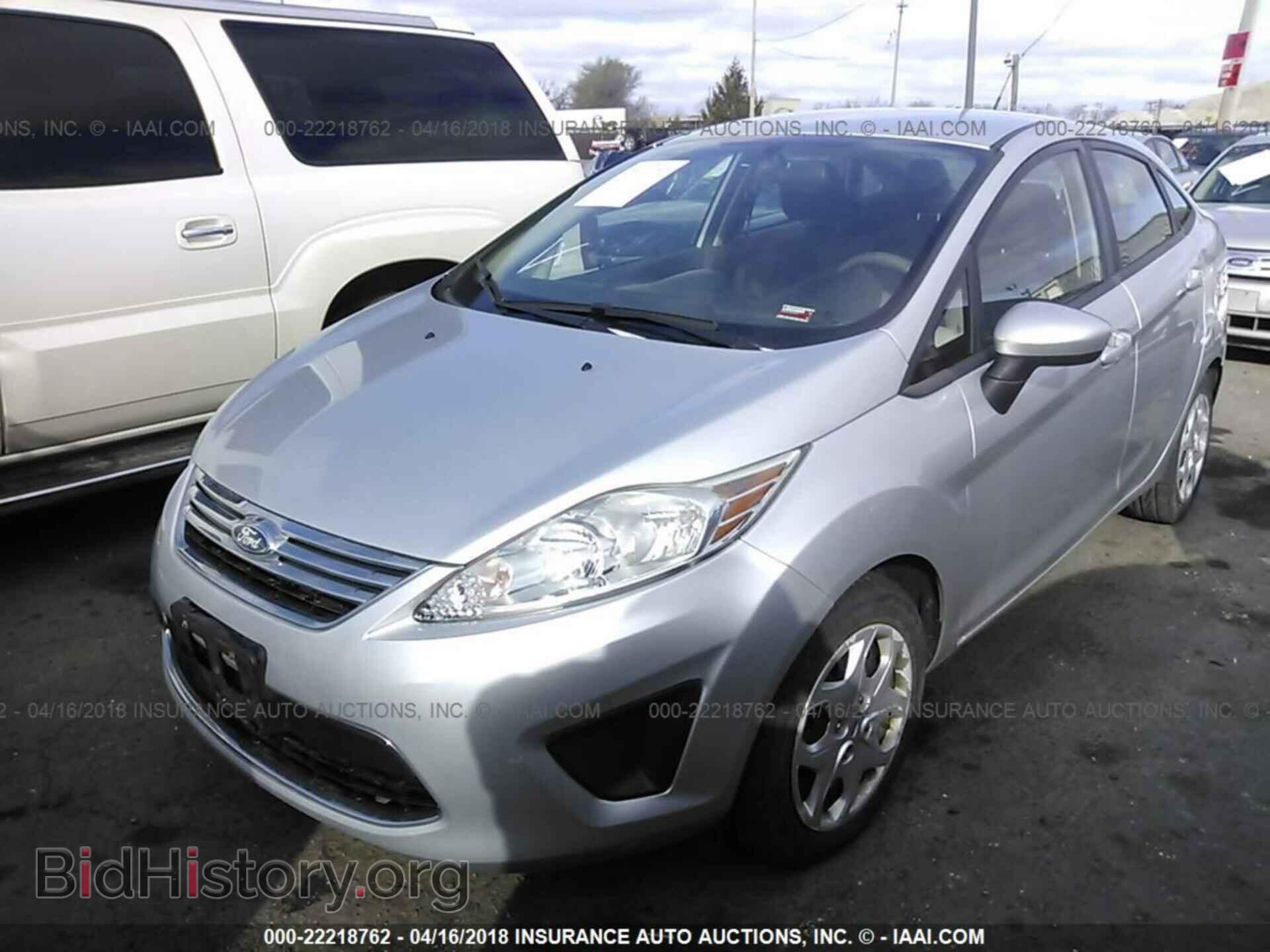2012 Ford Fiesta - VIN: 3FADP4BJ1CM158560 - Фото 2