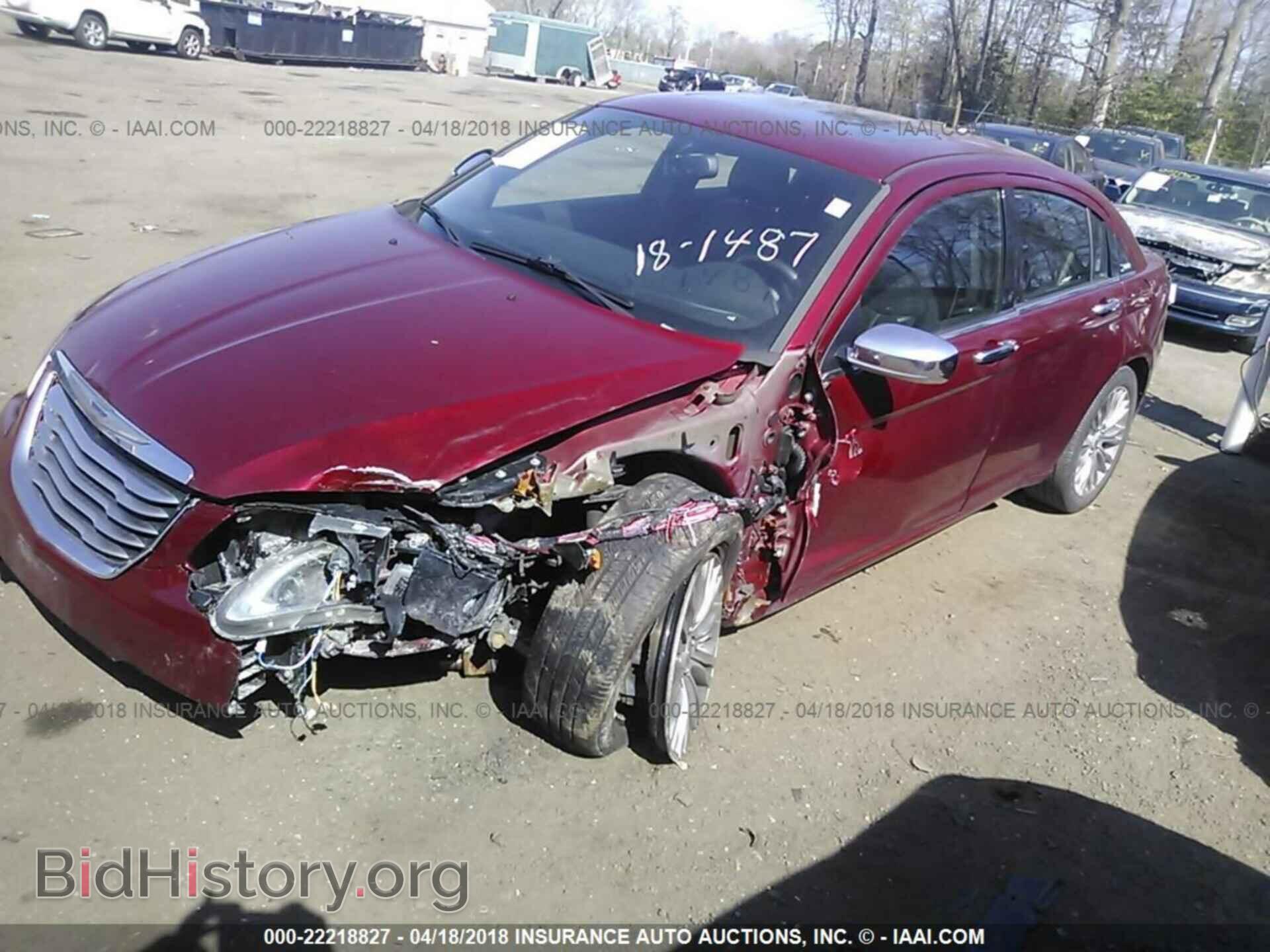 2013 Chrysler 200 - VIN: 1C3CCBCGXDN629433 - Фото 2