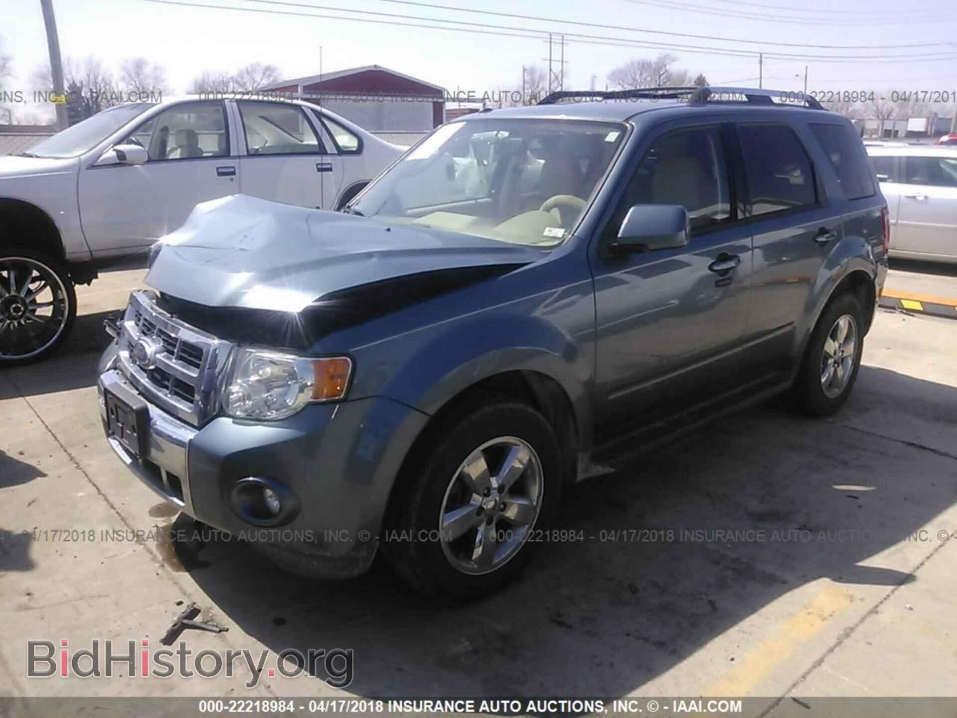 2012 Ford Escape - VIN: 1FMCU9EG7CKA48000 - Photo 2