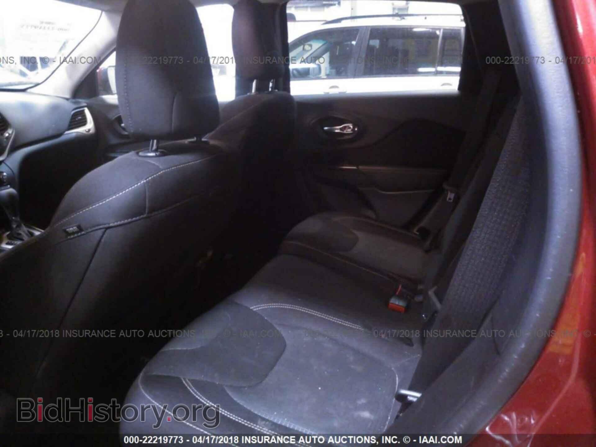 2017 Jeep Cherokee - VIN: 1C4PJMCB1HW563891 - Фото 8