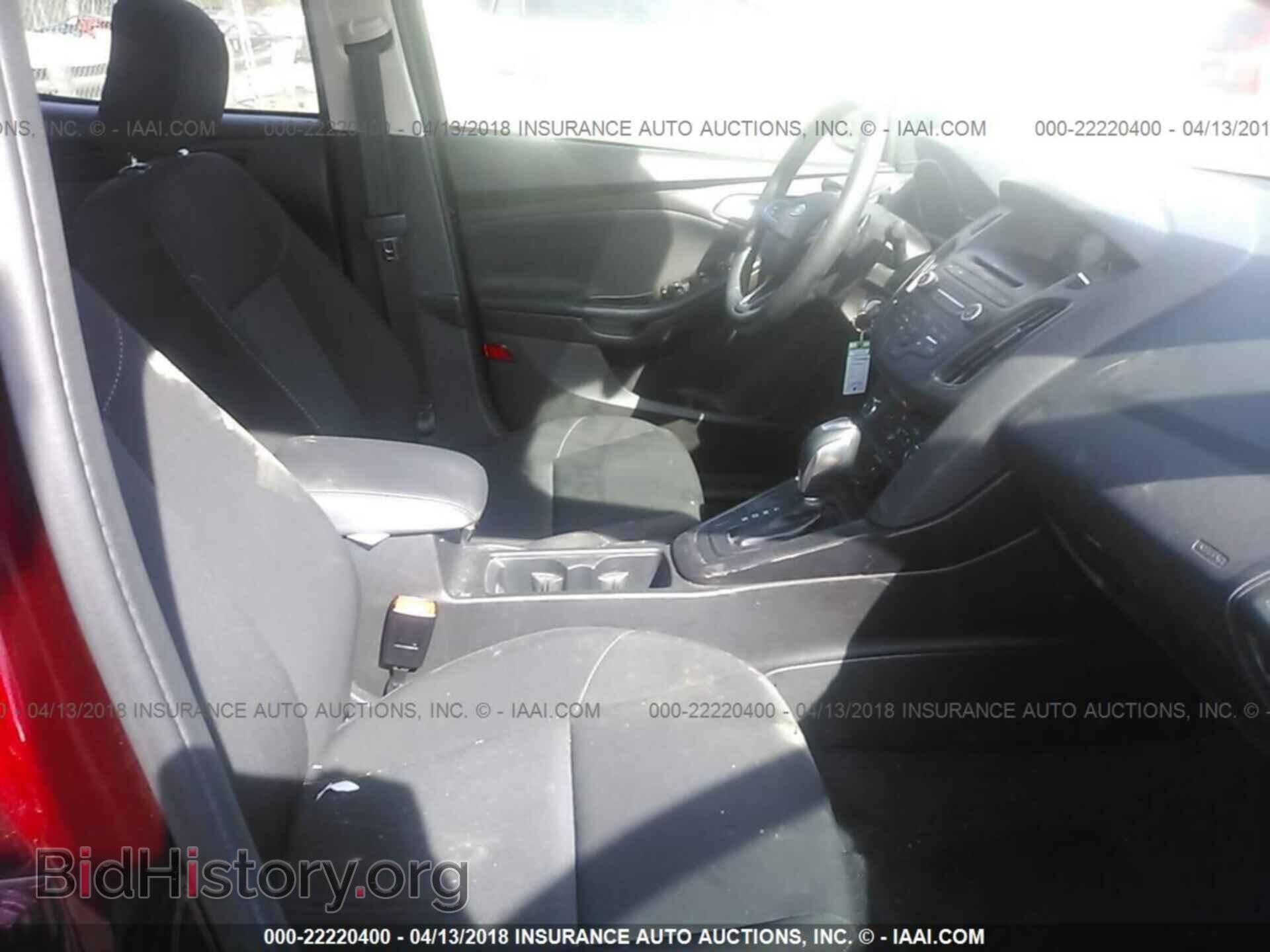 2016 Ford Focus - VIN: 1FADP3F27GL355768 - Photo 5