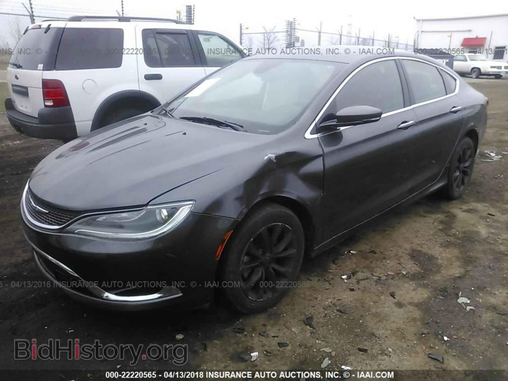 2016 Chrysler 200 - VIN: 1C3CCCCB6GN146827 - Photo 2