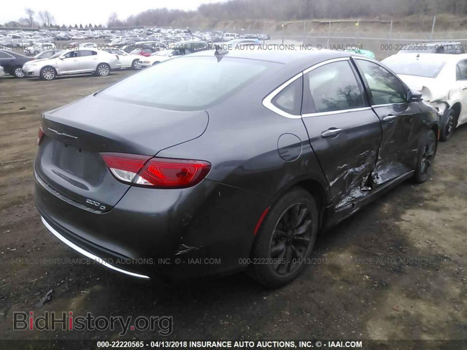 2016 Chrysler 200 - VIN: 1C3CCCCB6GN146827 - Photo 4
