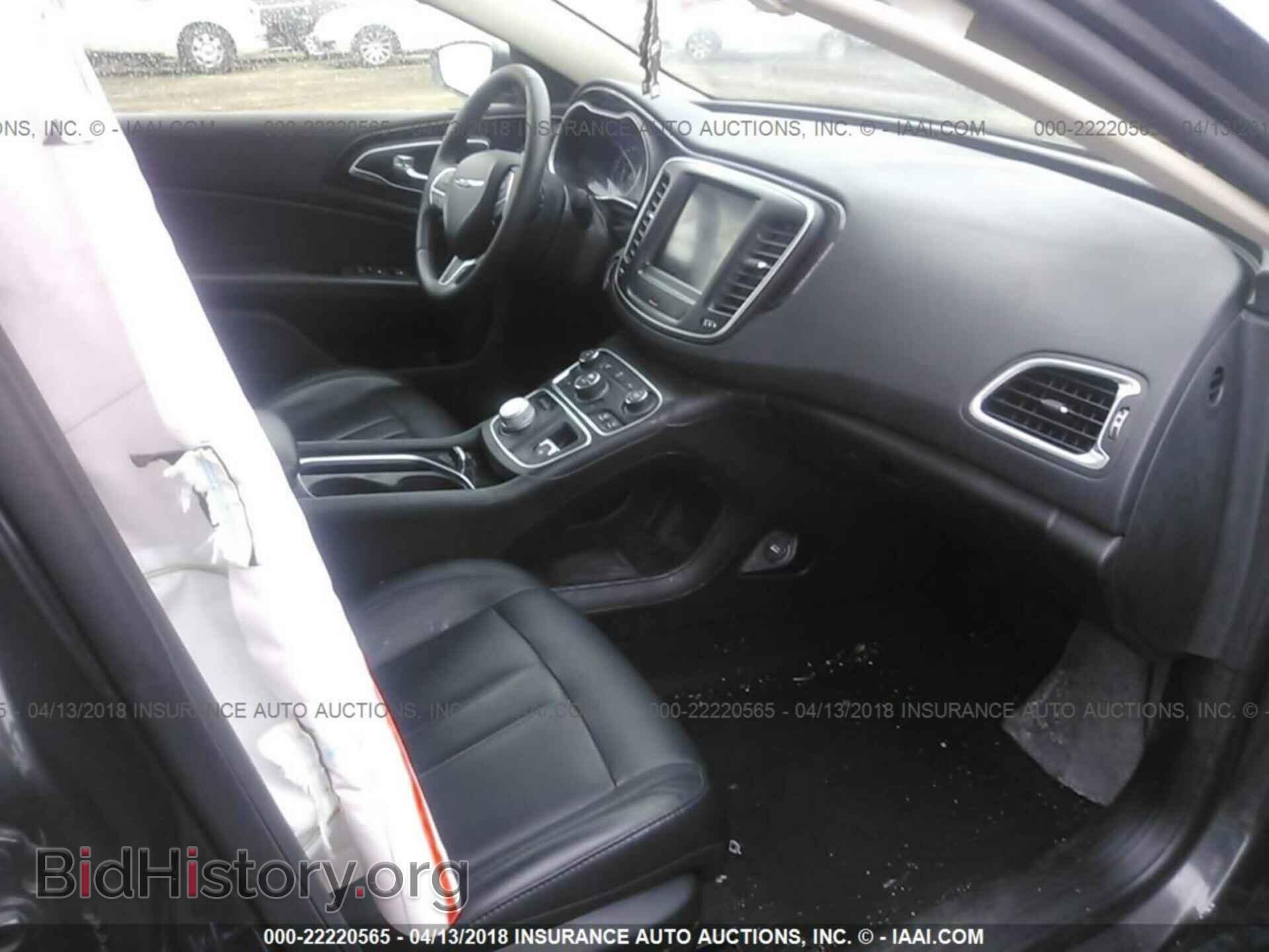 2016 Chrysler 200 - VIN: 1C3CCCCB6GN146827 - Photo 5