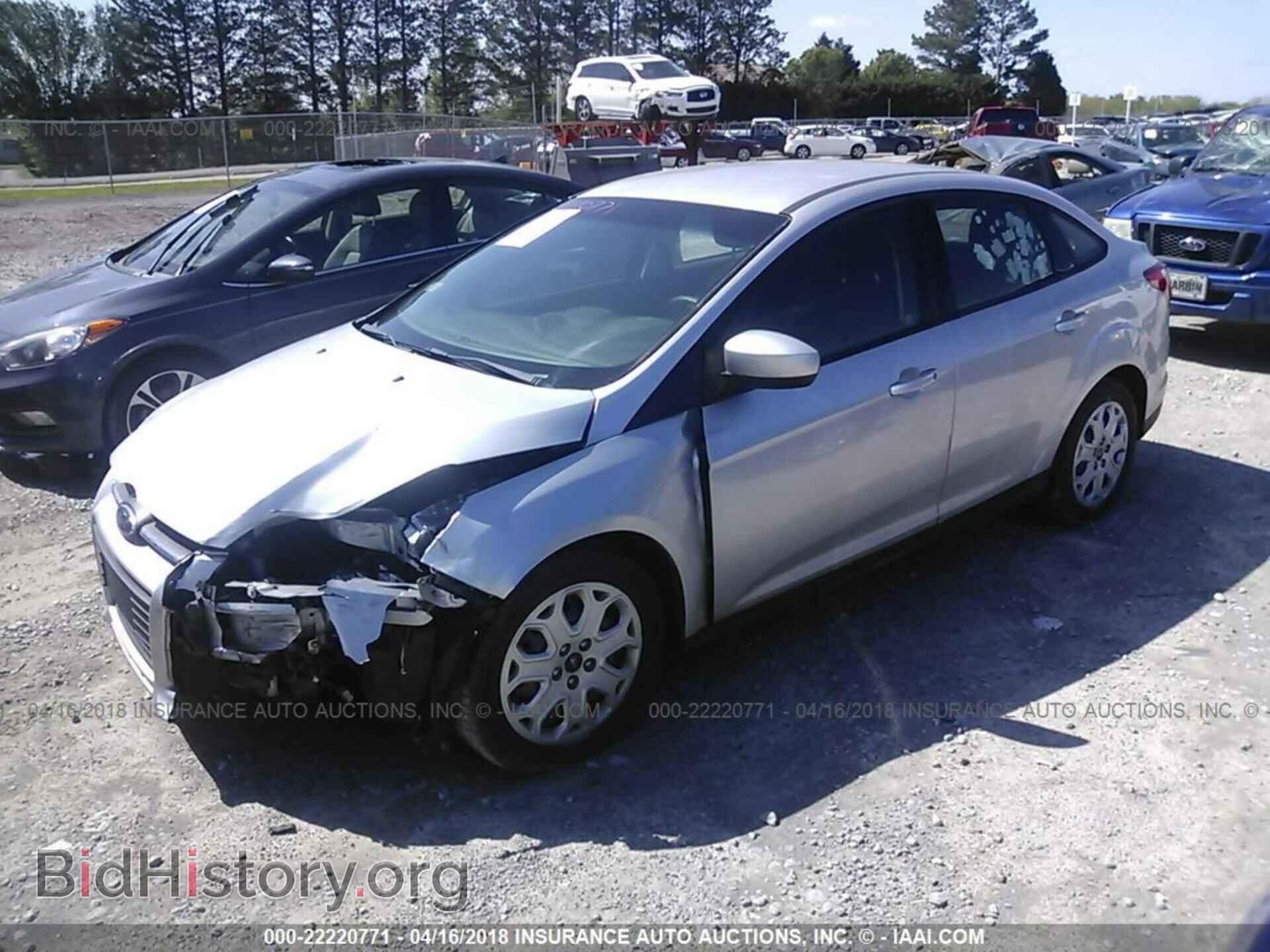 2012 Ford Focus - VIN: 1FAHP3F26CL192140 - Photo 2