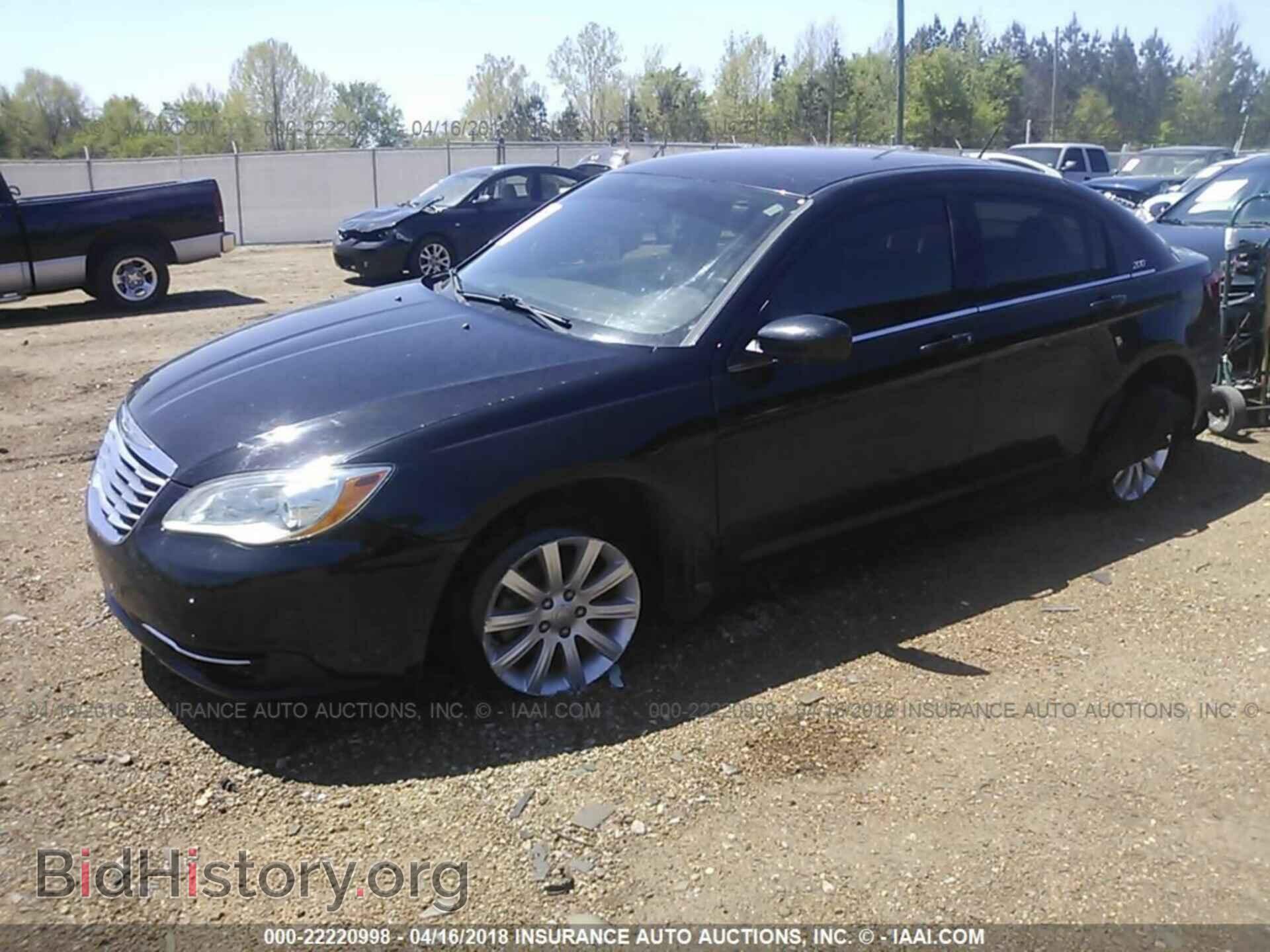 2013 Chrysler 200 - VIN: 1C3CCBBB6DN600369 - Photo 2