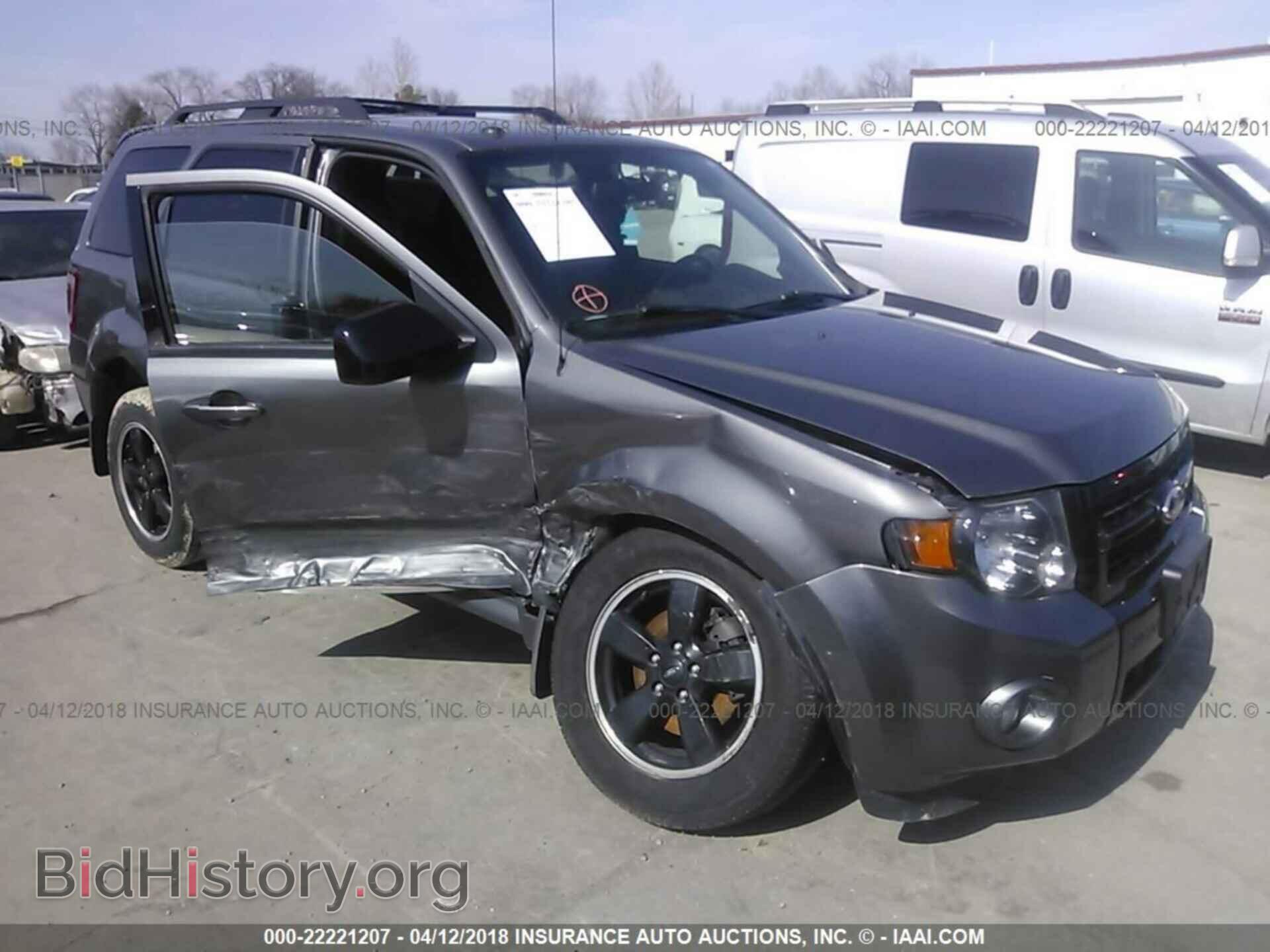 Photo 1FMCU9DG0BKB46043 - Ford Escape 2011