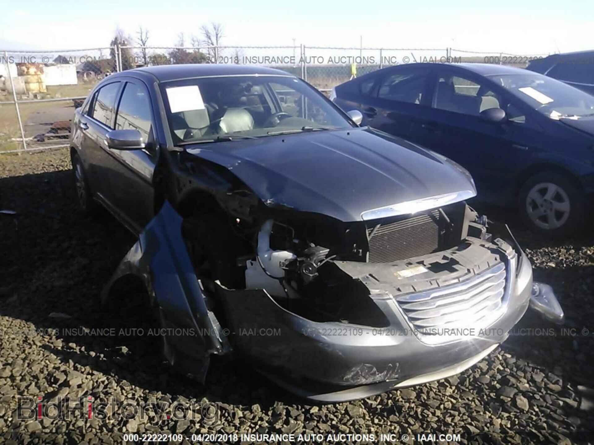 Photo 1C3CCBCG6DN580604 - Chrysler 200 2013