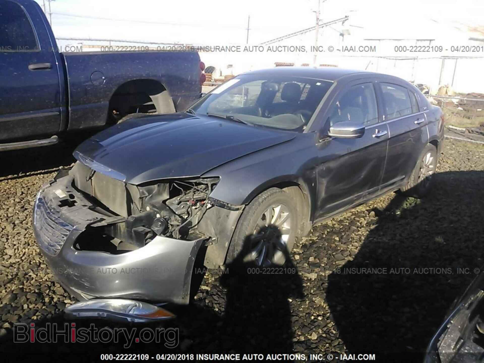2013 Chrysler 200 - VIN: 1C3CCBCG6DN580604 - Photo 2