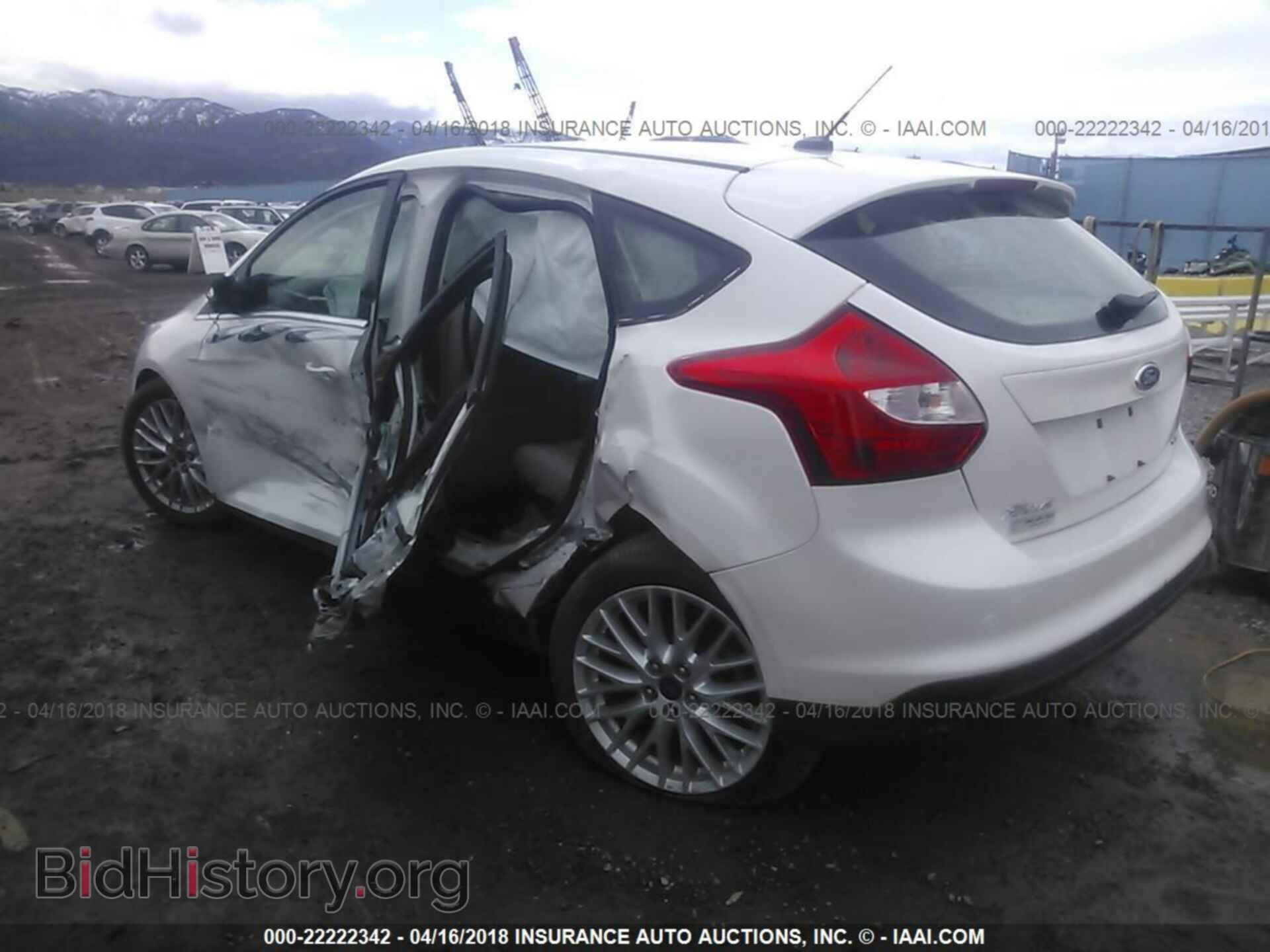 2012 Ford Focus - VIN: 1FAHP3M2XCL210545 - Photo 3