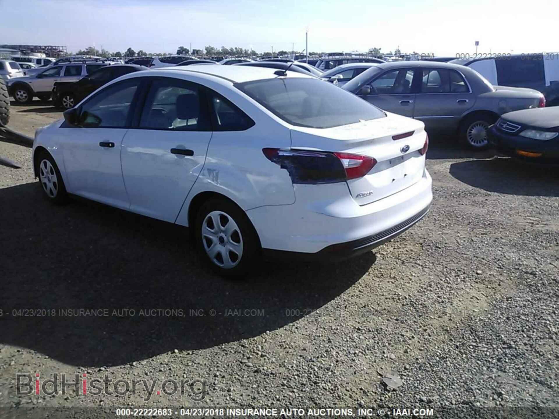 2014 Ford Focus - VIN: 1FADP3E20EL111801 - Фото 3