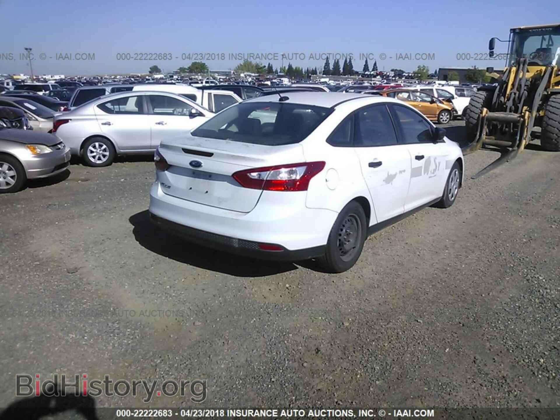 2014 Ford Focus - VIN: 1FADP3E20EL111801 - Фото 4