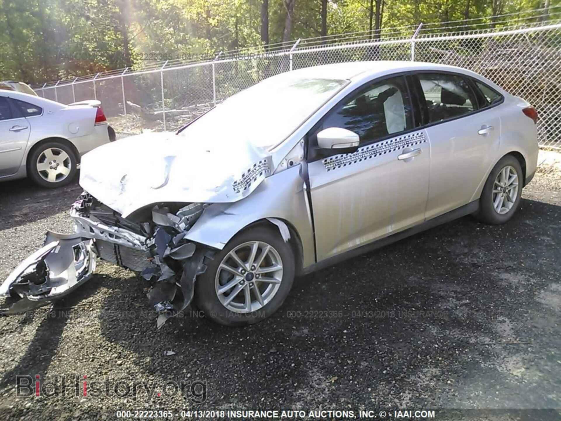 2016 Ford Focus - VIN: 1FADP3F22GL300676 - Photo 2