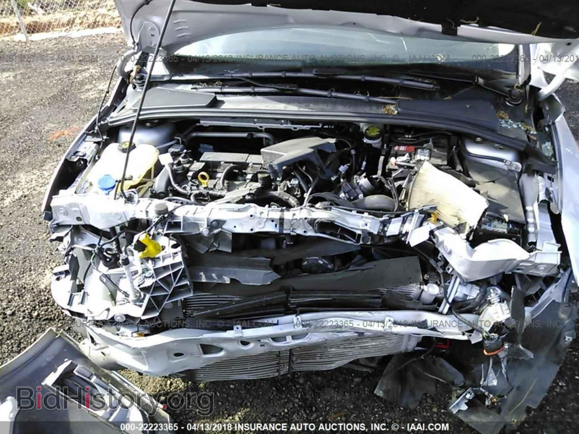 2016 Ford Focus - VIN: 1FADP3F22GL300676 - Photo 10
