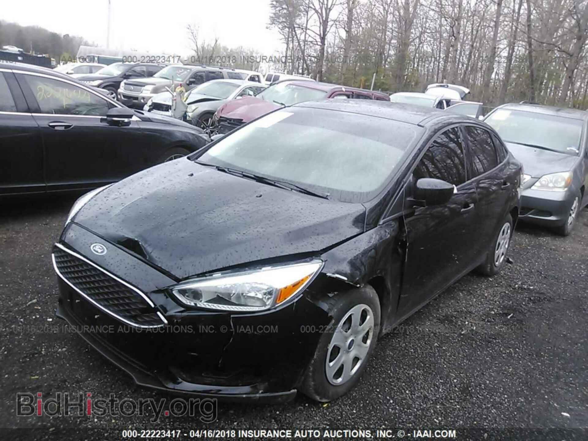 2017 Ford Focus - VIN: 1FADP3E26HL282685 - Photo 2