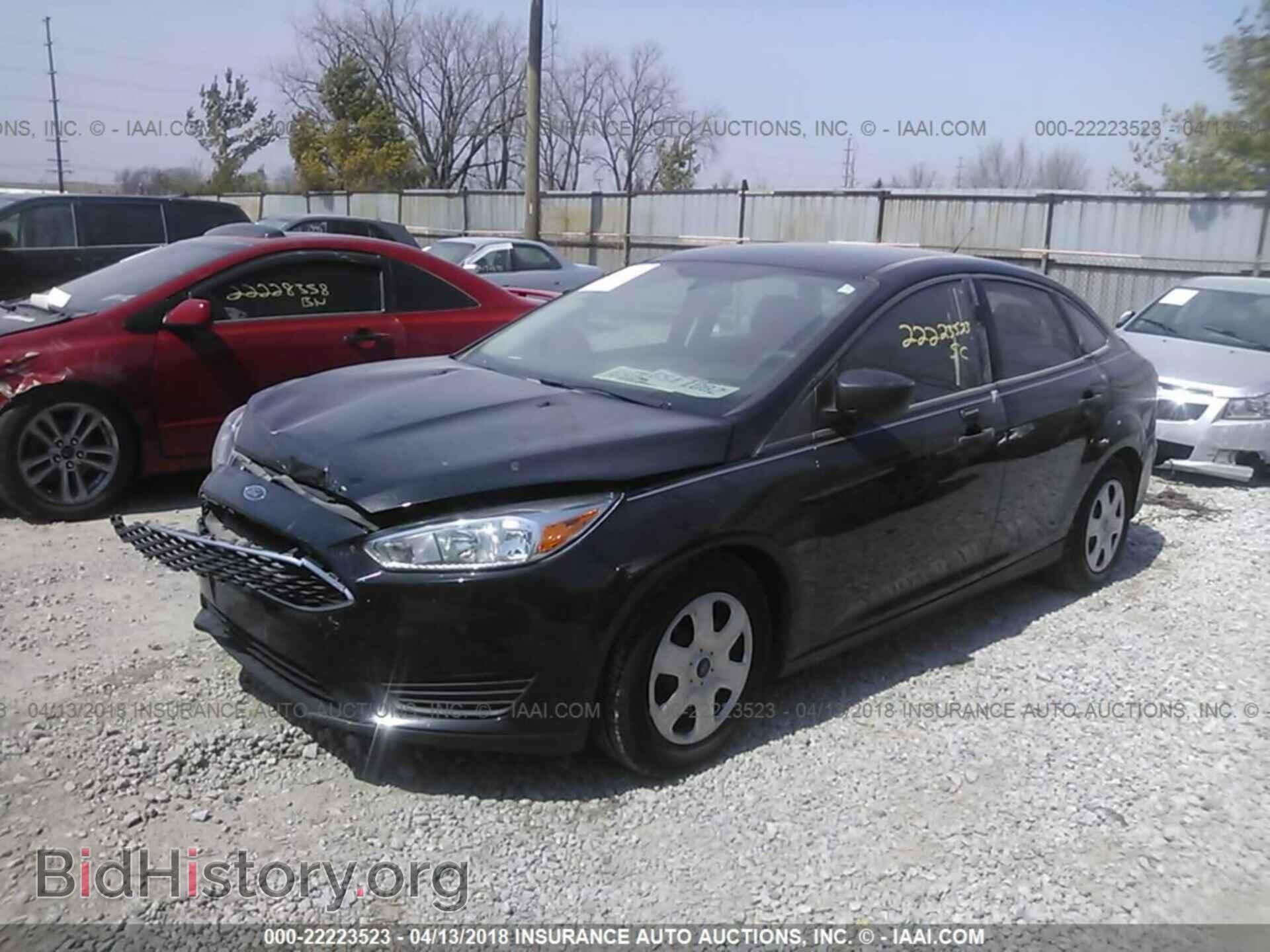 2015 Ford Focus - VIN: 1FADP3E27FL264239 - Photo 2