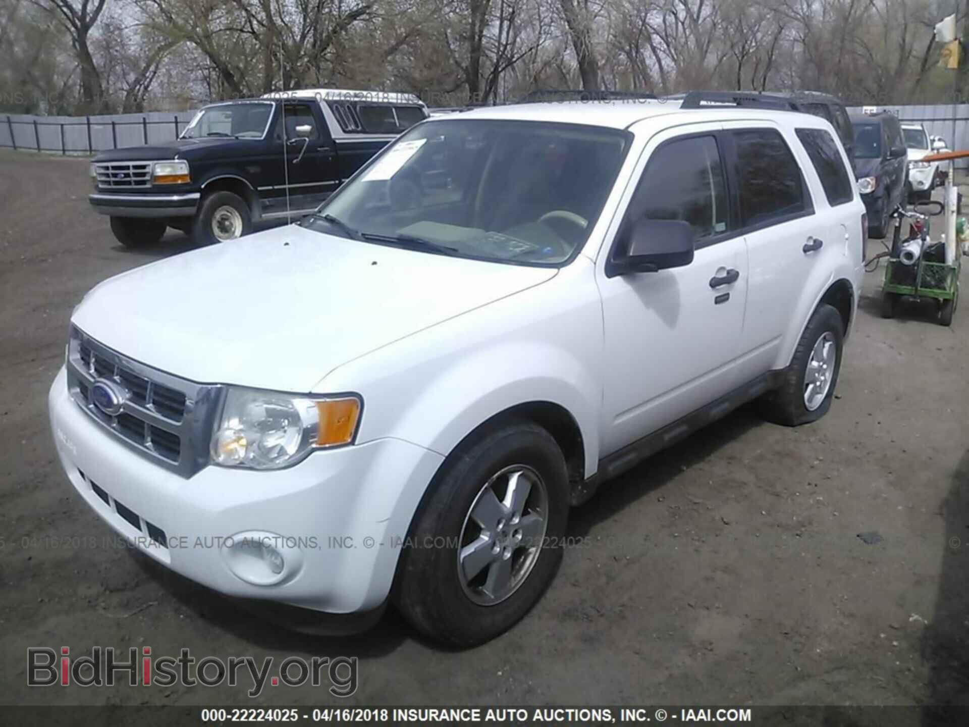 2011 Ford Escape - VIN: 1FMCU9D71BKB99480 - Фото 2