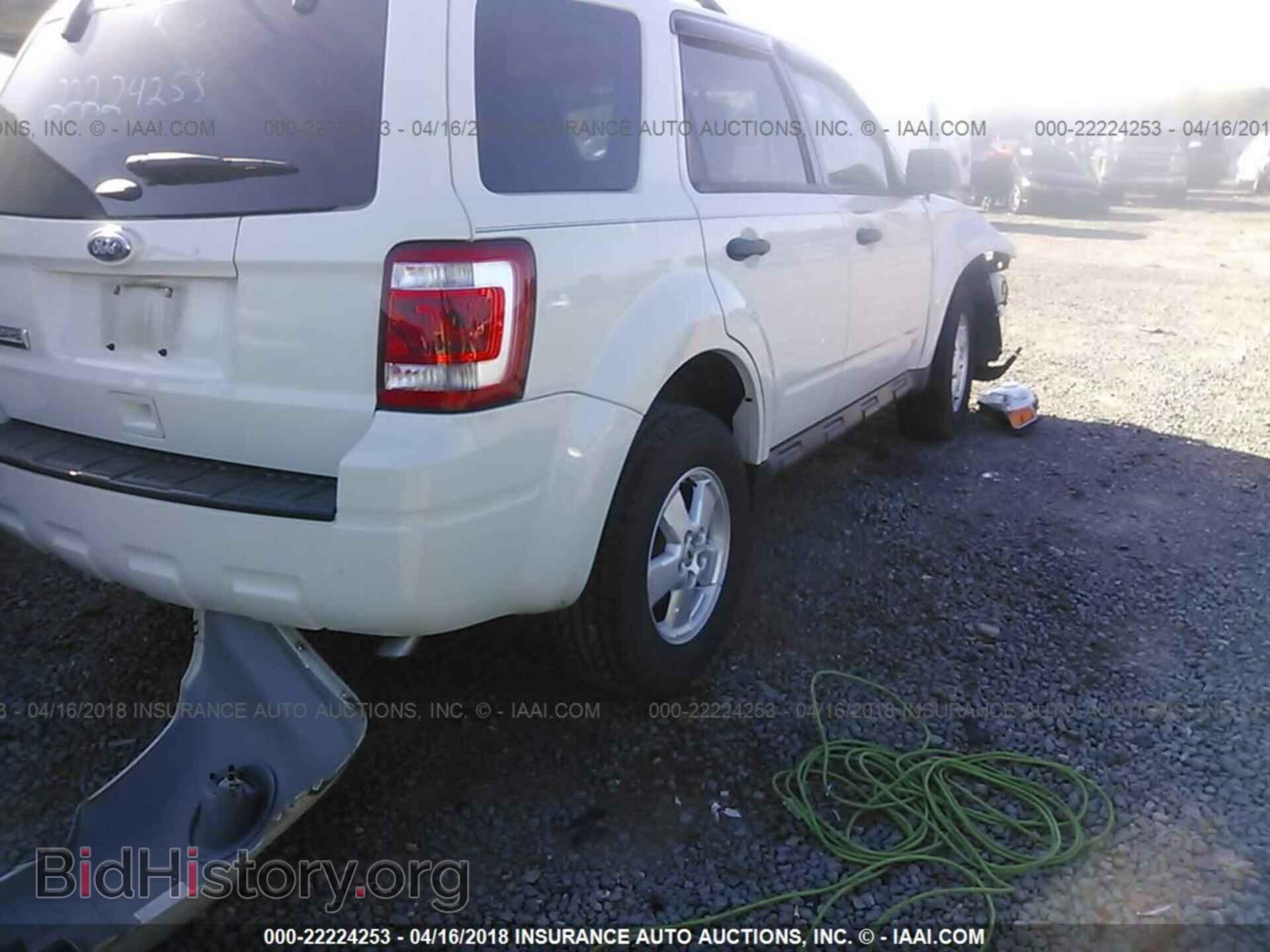 2012 Ford Escape - VIN: 1FMCU0D78CKC36828 - Photo 4