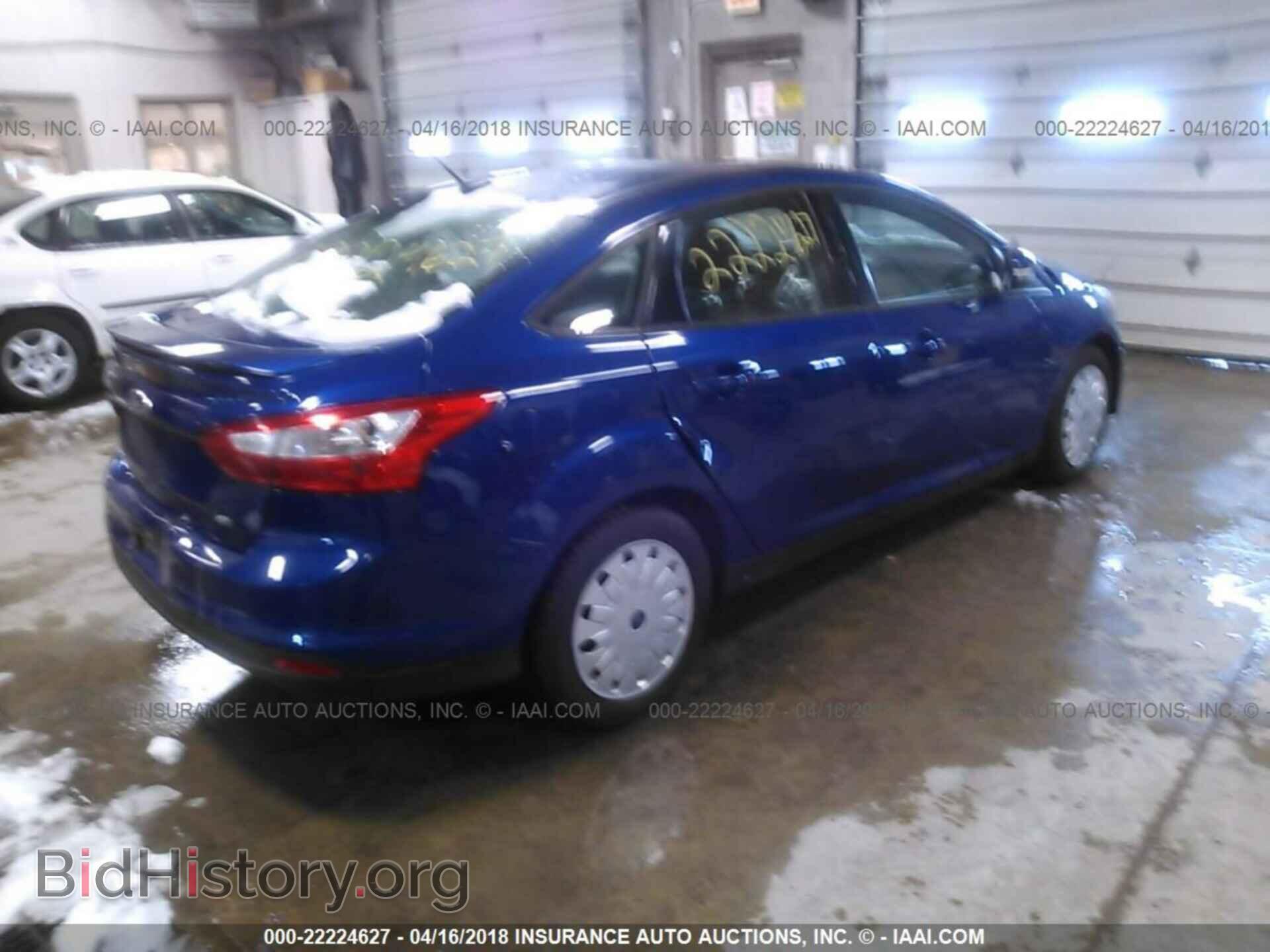 2012 Ford Focus - VIN: 1FAHP3F21CL309896 - Photo 4