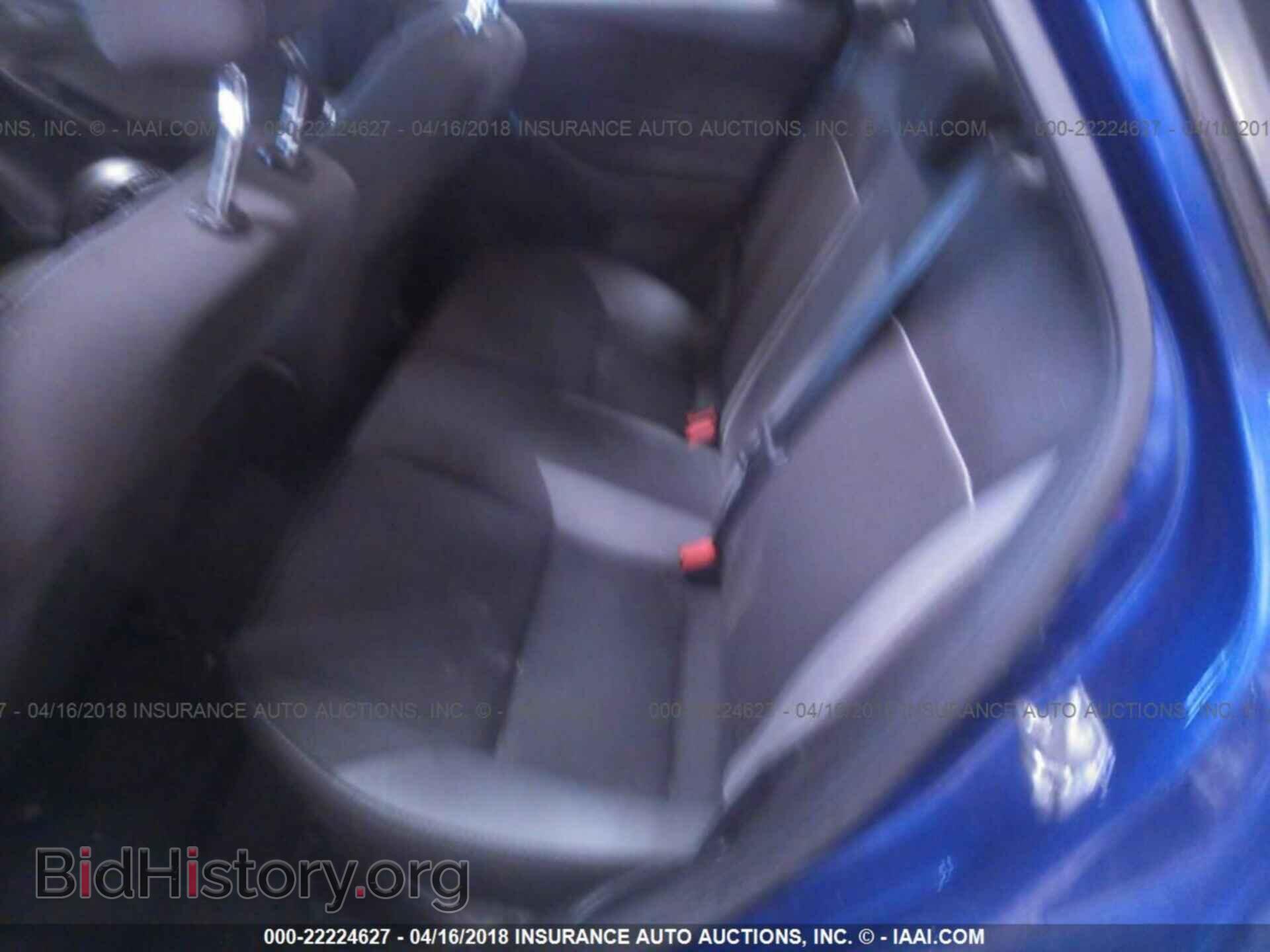2012 Ford Focus - VIN: 1FAHP3F21CL309896 - Photo 8