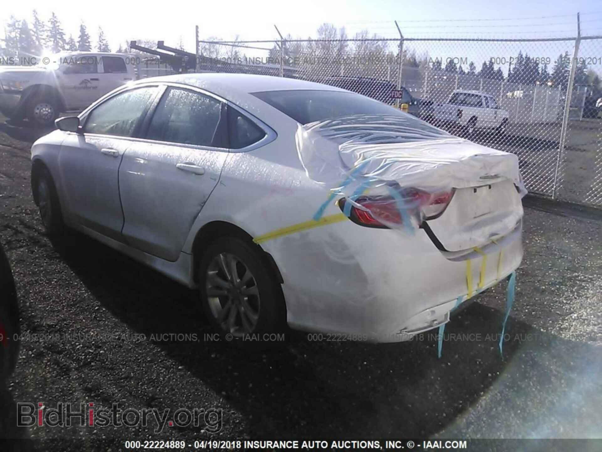2015 Chrysler 200 - VIN: 1C3CCCAB1FN631474 - Photo 3