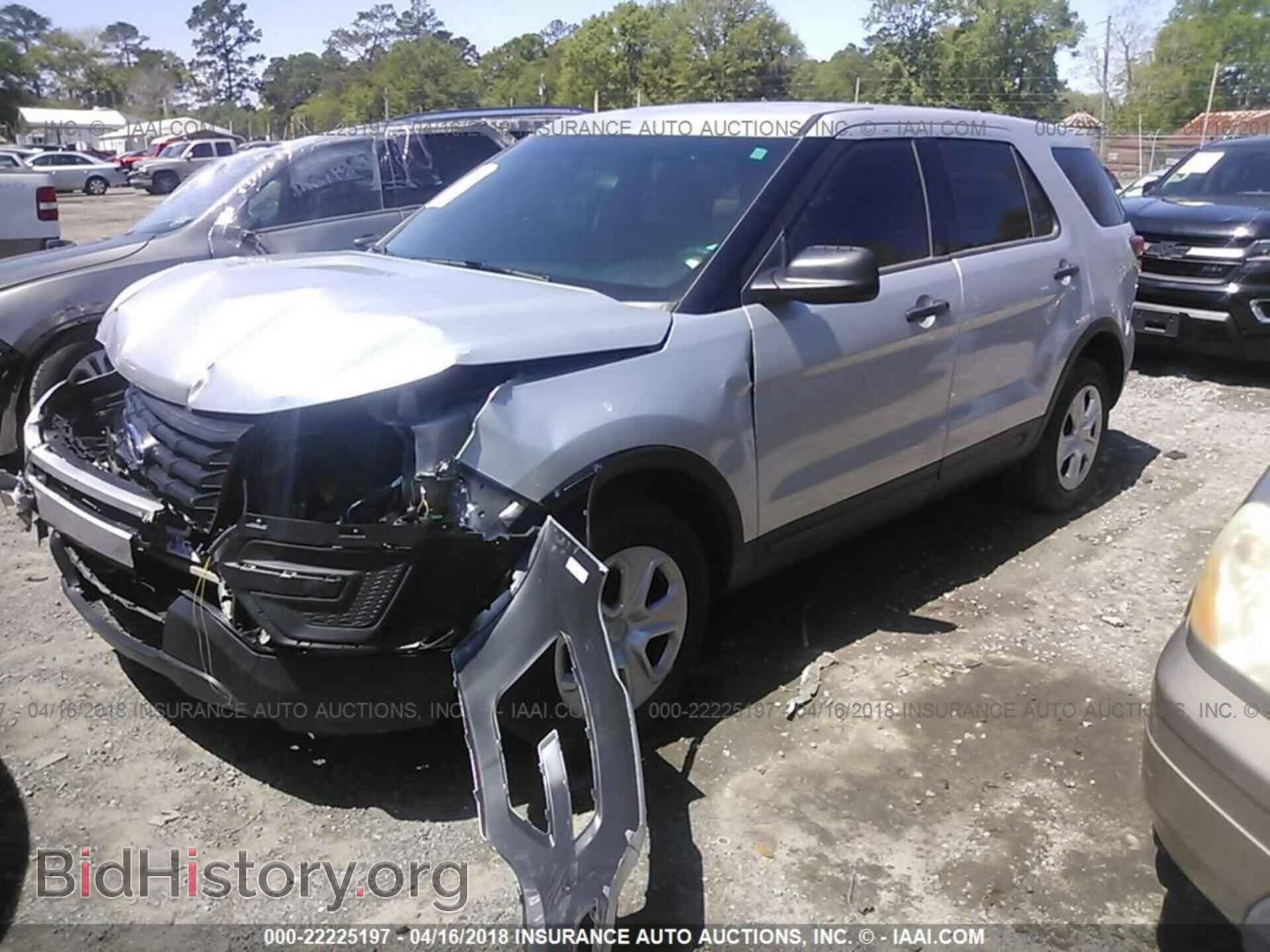 2016 Ford Explorer - VIN: 1FM5K8AR0GGD32187 - Photo 2