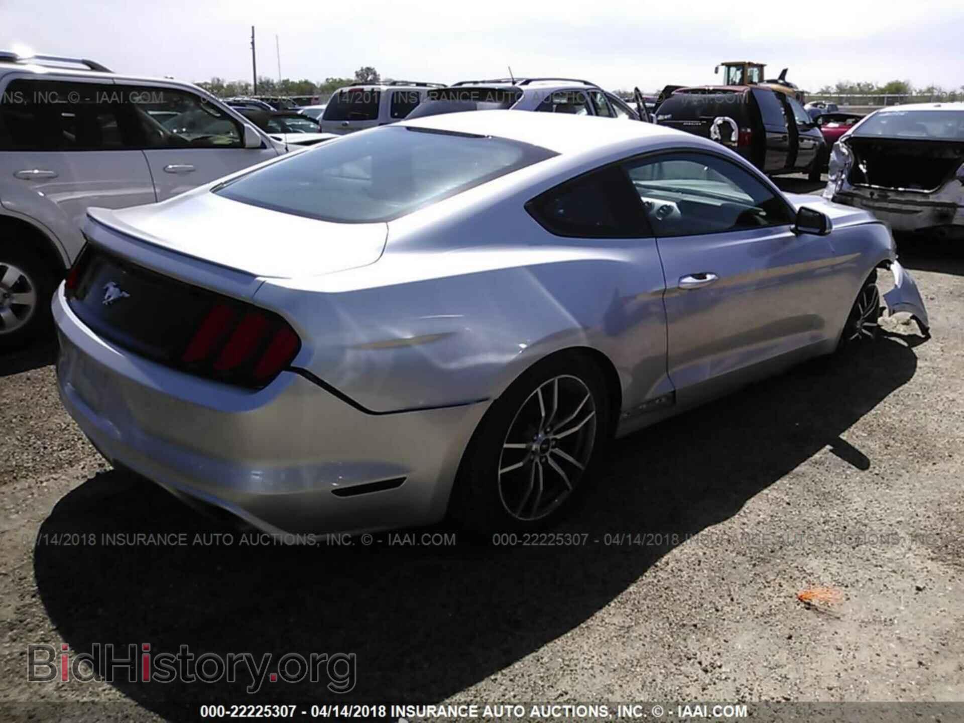 2016 Ford Mustang - VIN: 1FA6P8TH8G5332938 - Фото 4
