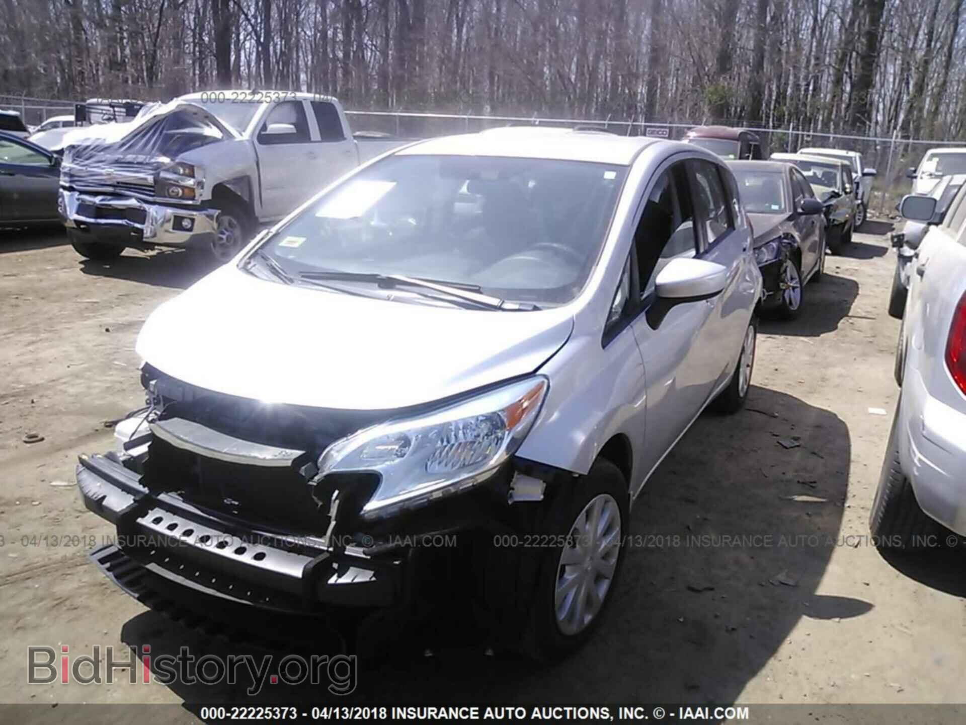 2015 Nissan Versa note - VIN: 3N1CE2CP1FL438124 - Photo 2