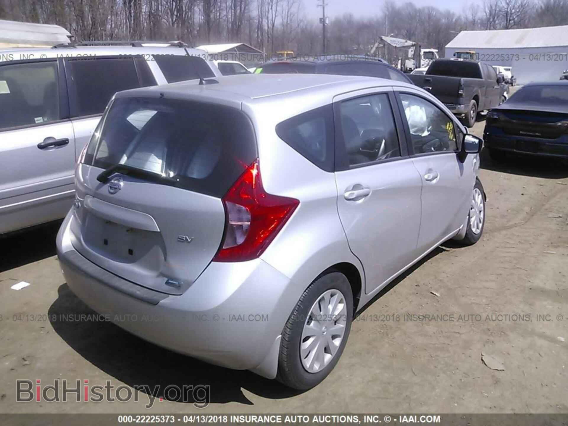 2015 Nissan Versa note - VIN: 3N1CE2CP1FL438124 - Photo 4