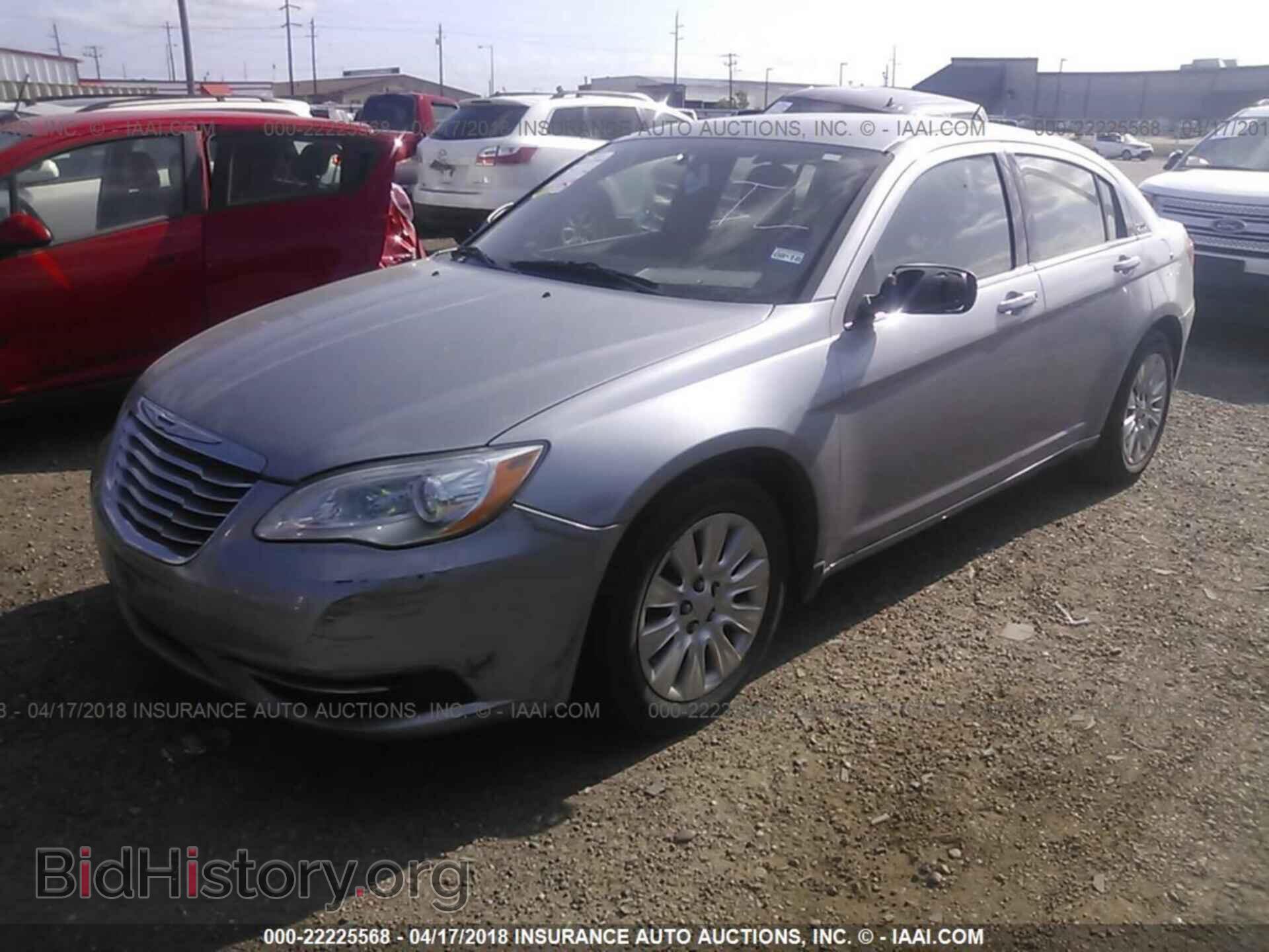 2013 Chrysler 200 - VIN: 1C3CCBAB7DN606344 - Photo 2