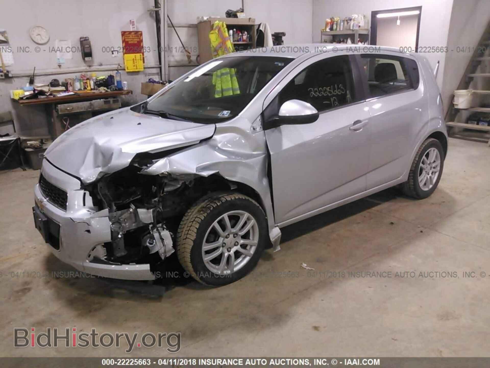 2012 Chevrolet Sonic - VIN: 1G1JC6SH2C4130031 - Фото 2