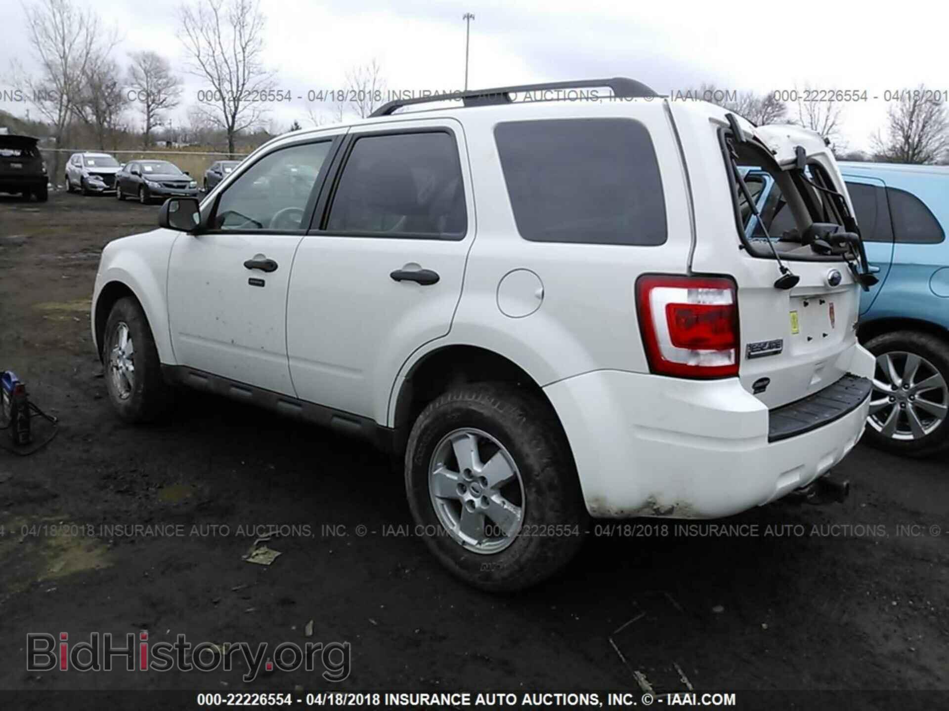 2011 Ford Escape - VIN: 1FMCU9DG5BKB30159 - Фото 3