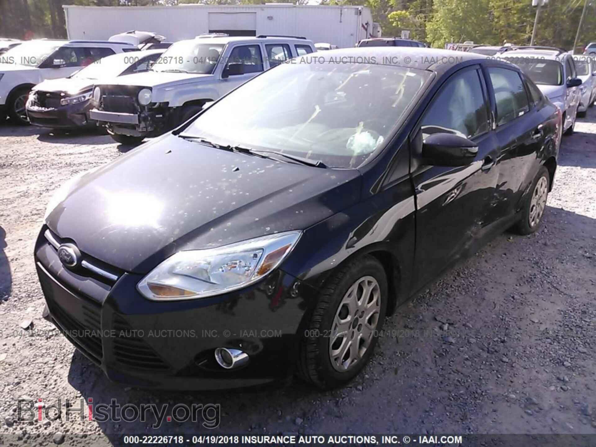 2012 Ford Focus - VIN: 1FAHP3F22CL417461 - Photo 2