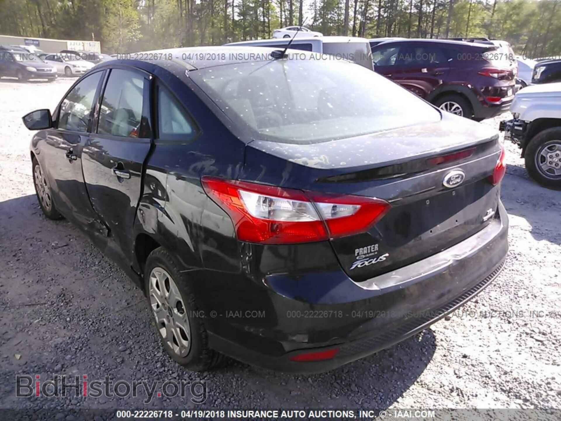 2012 Ford Focus - VIN: 1FAHP3F22CL417461 - Photo 3