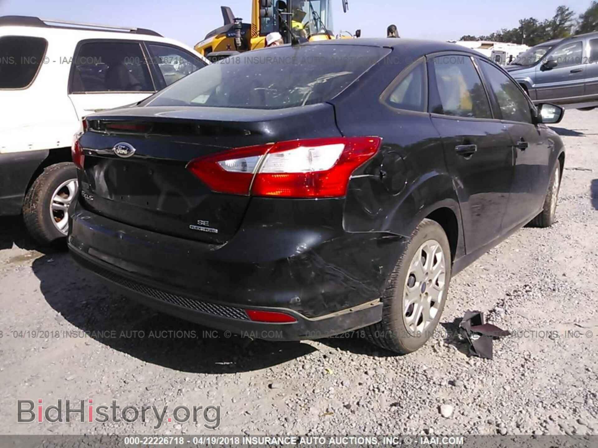 2012 Ford Focus - VIN: 1FAHP3F22CL417461 - Photo 4