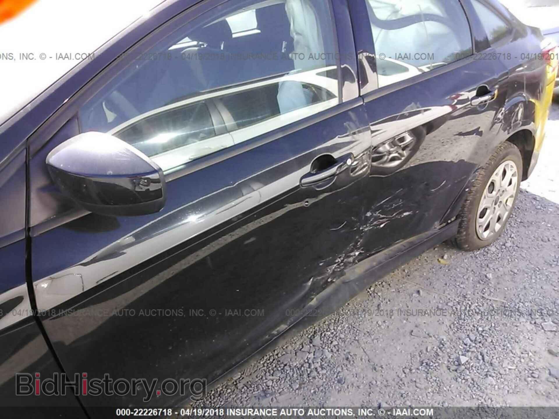 2012 Ford Focus - VIN: 1FAHP3F22CL417461 - Photo 6
