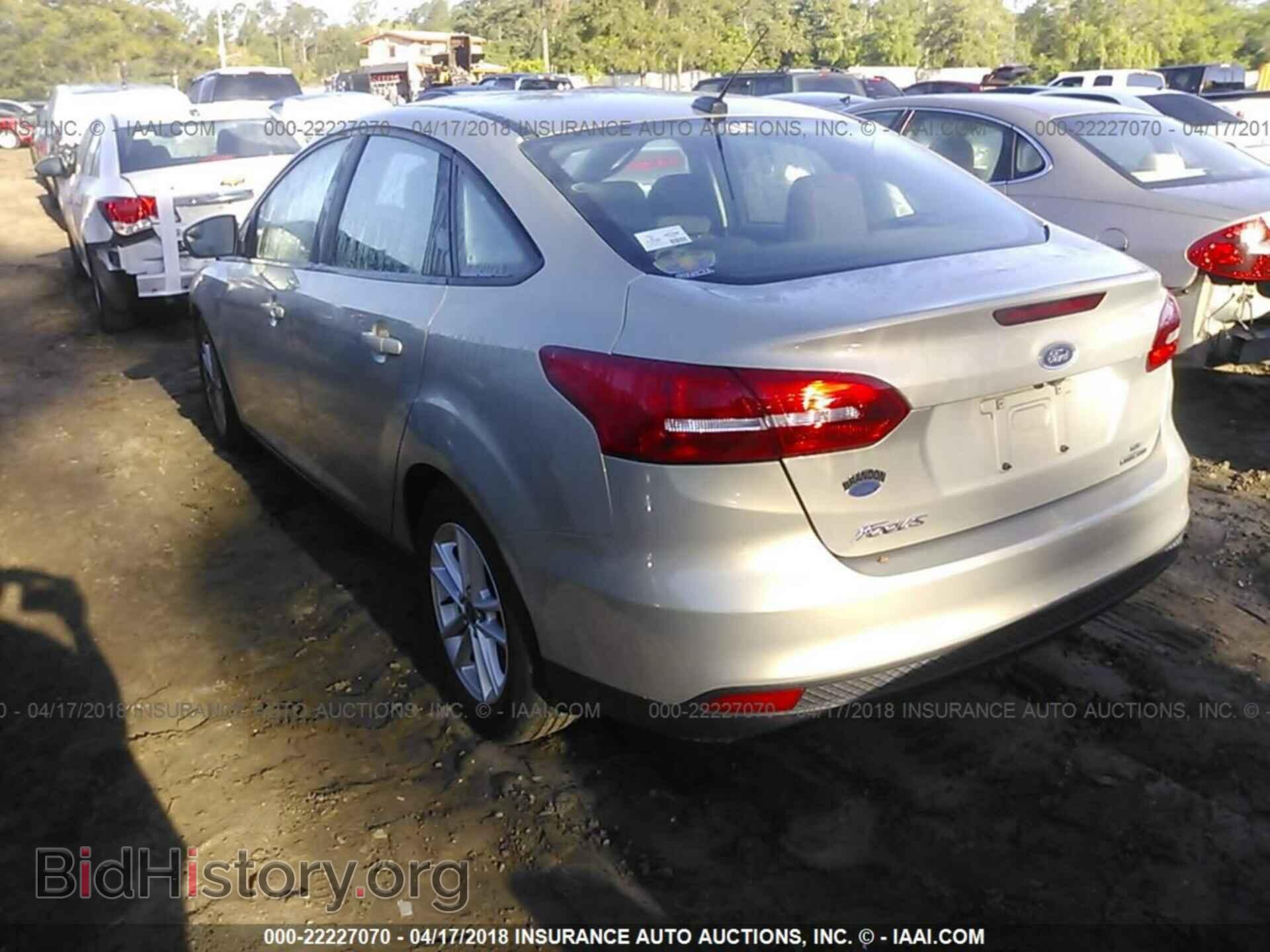2015 Ford Focus - VIN: 1FADP3F22FL286146 - Фото 3