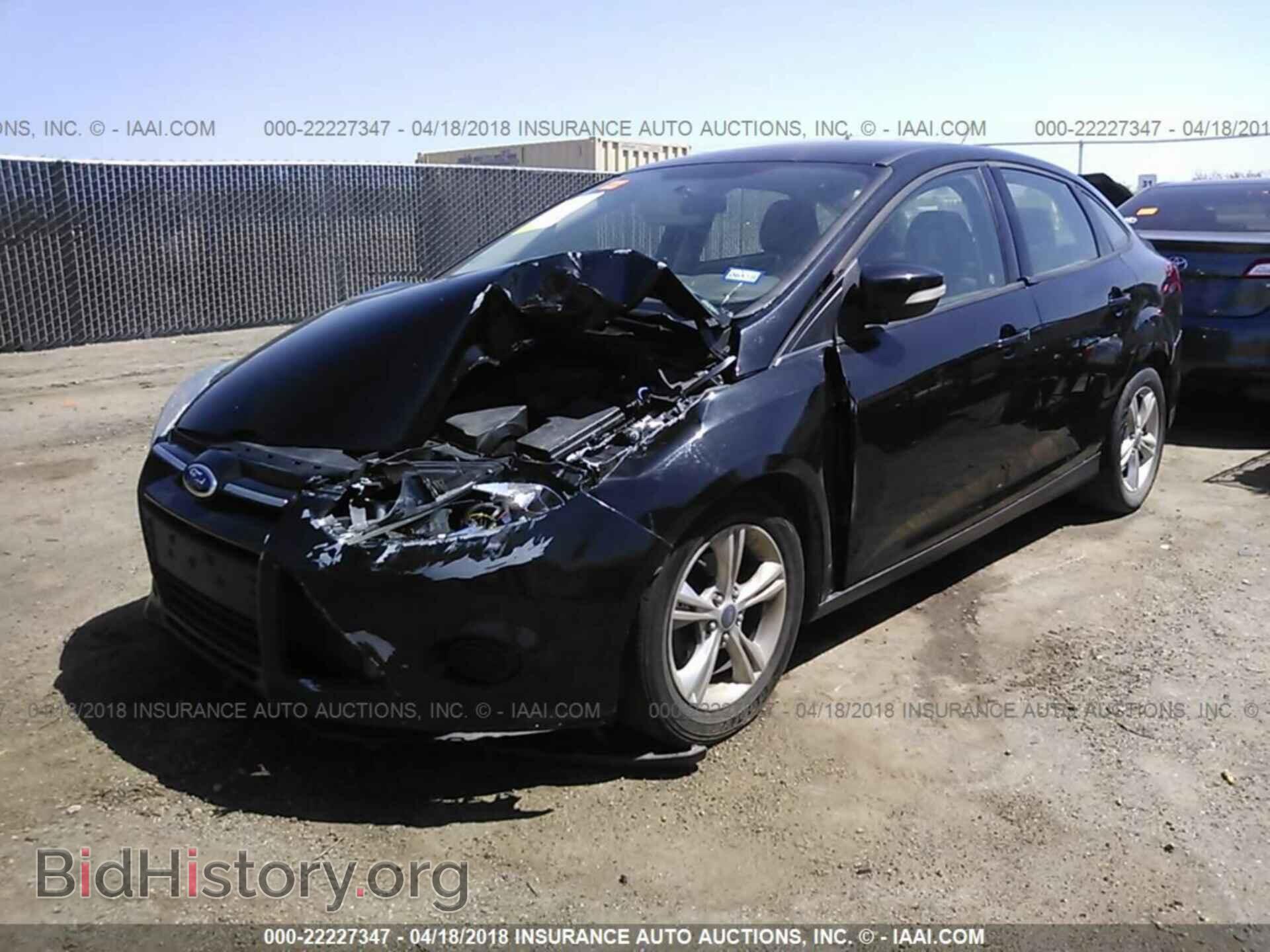 2013 Ford Focus - VIN: 1FADP3F25DL166340 - Фото 2