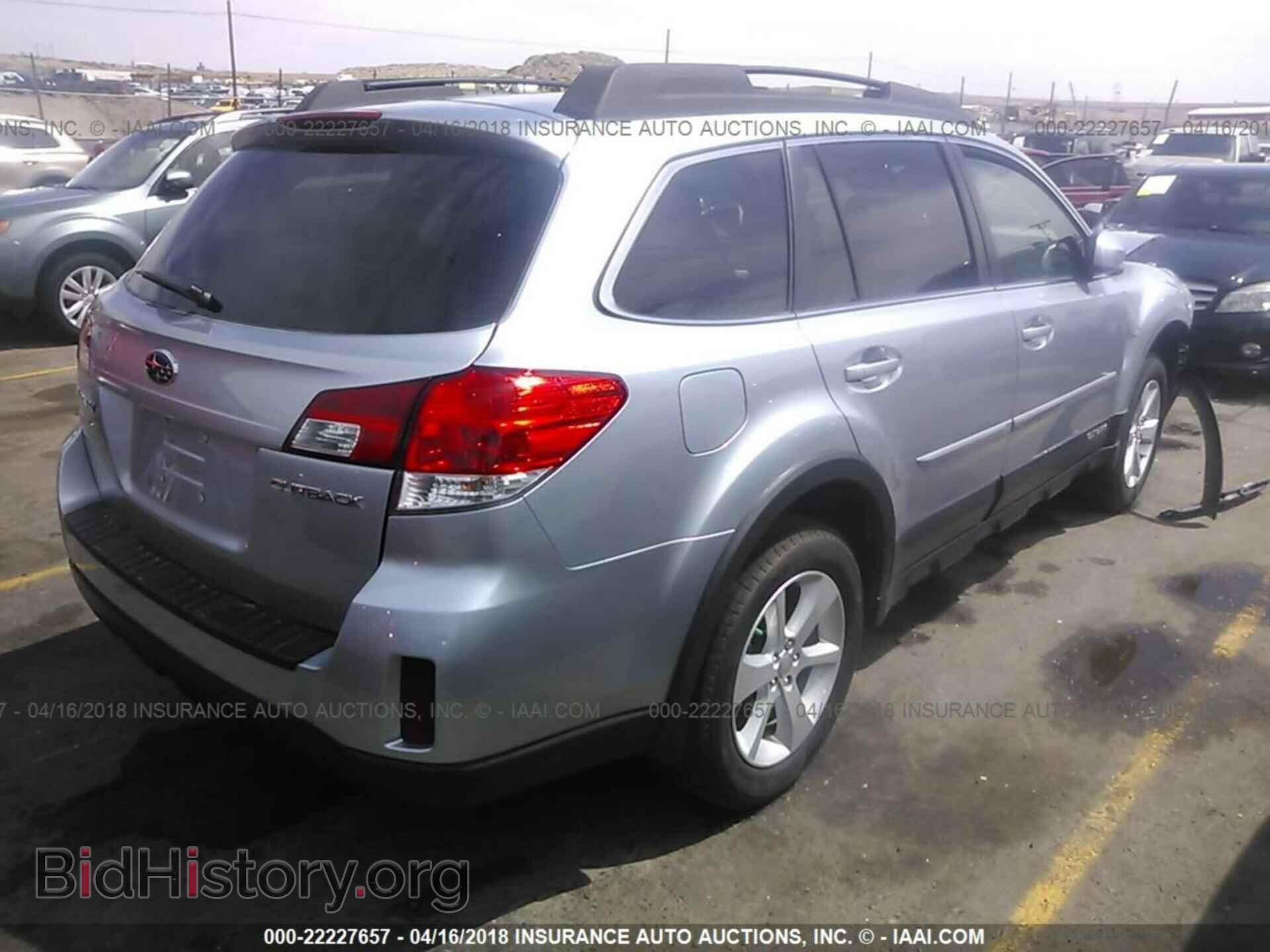 2013 Subaru Outback - VIN: 4S4BRCCC4D3270306 - Photo 4