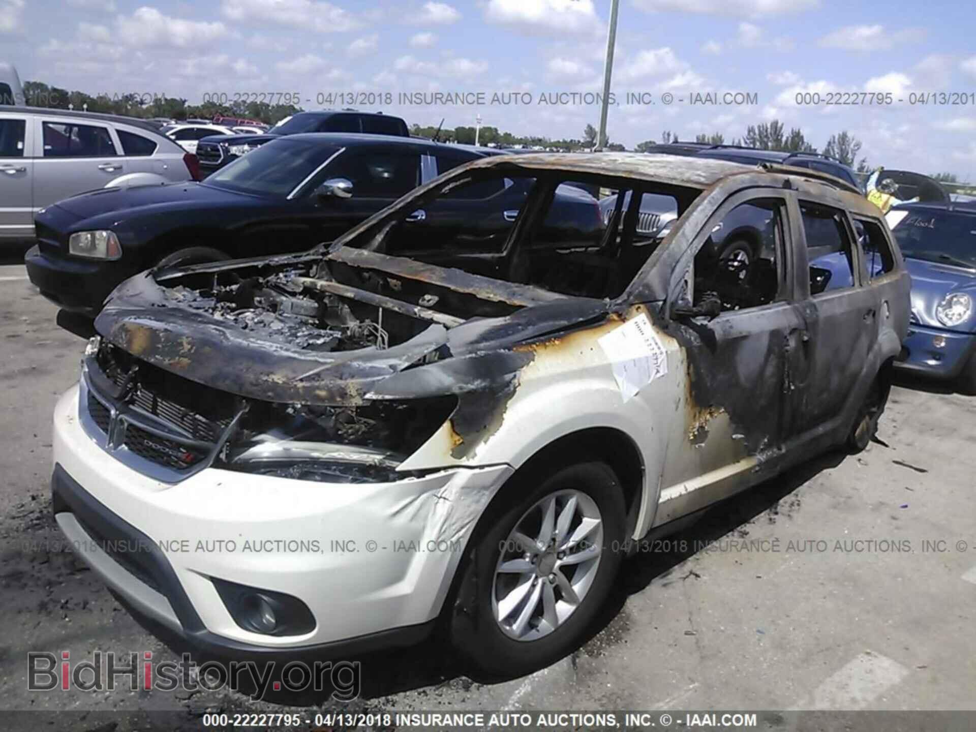2014 Dodge Journey - VIN: 3C4PDCBB8ET153741 - Фото 2