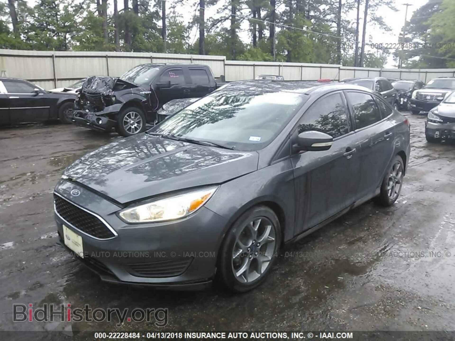 2015 Ford Focus - VIN: 1FADP3F21FL219585 - Фото 2