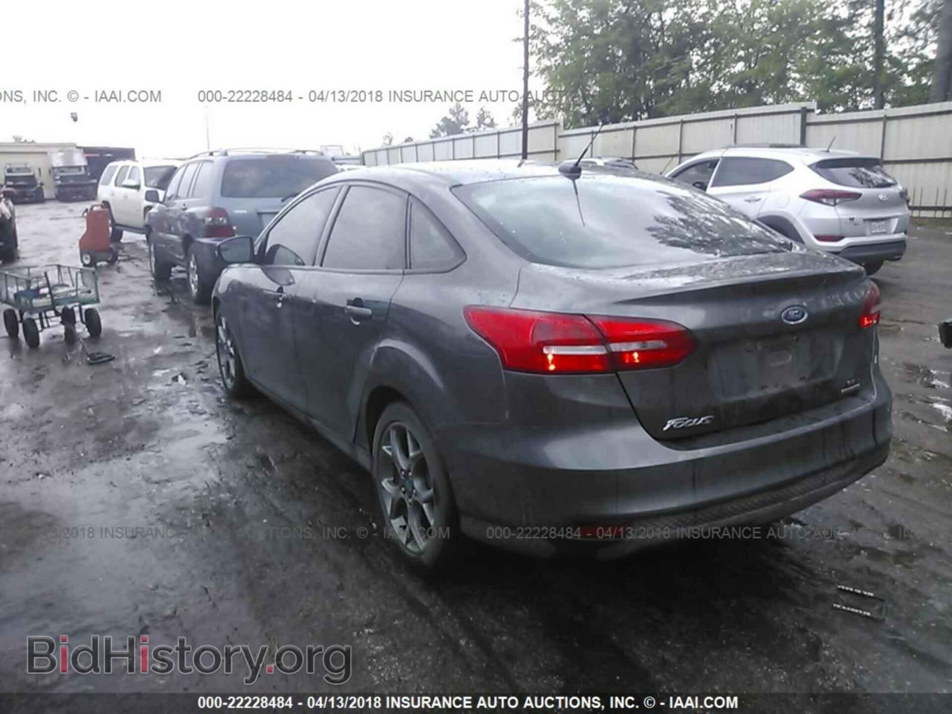 2015 Ford Focus - VIN: 1FADP3F21FL219585 - Фото 3