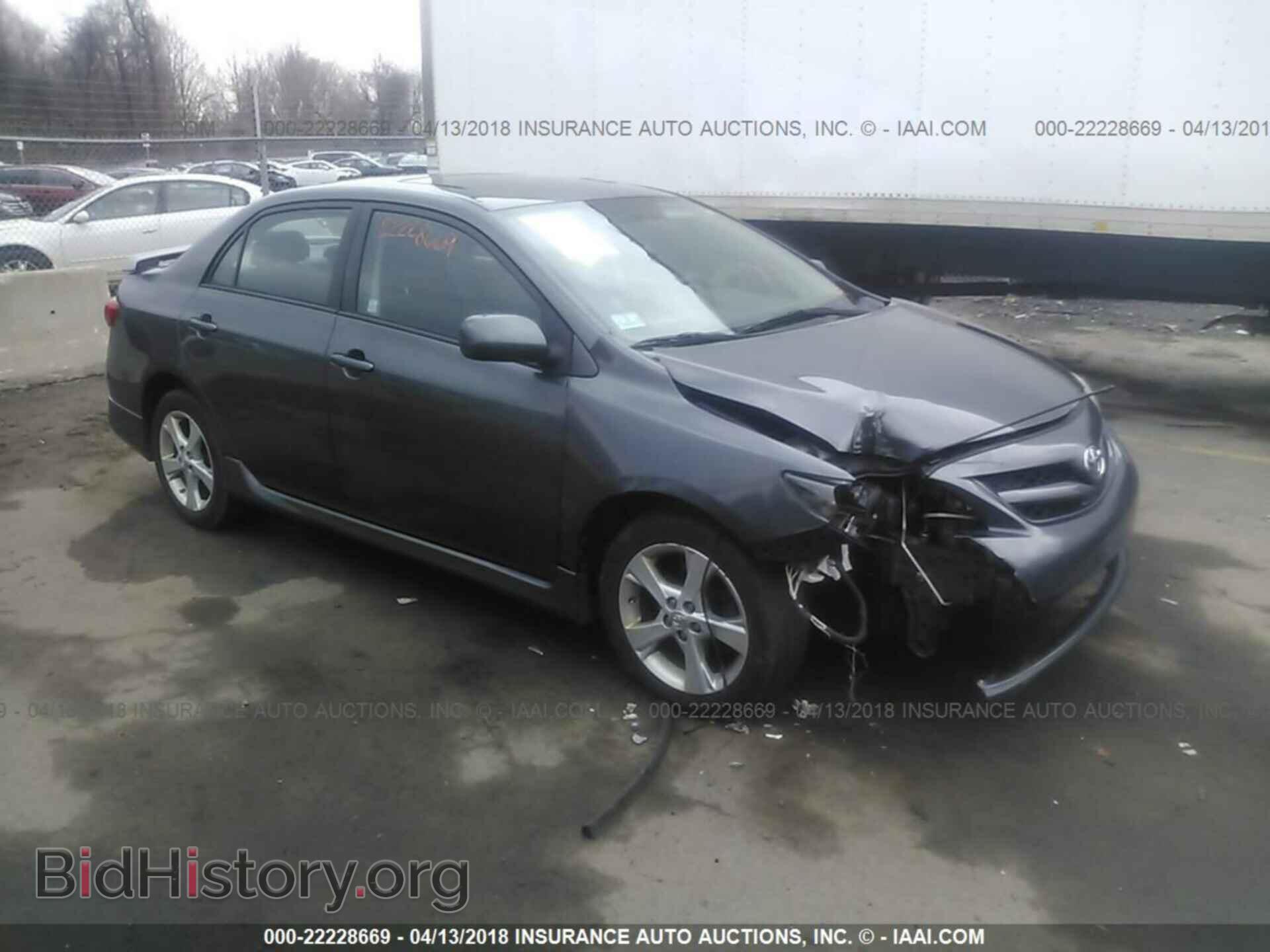 Photo 2T1BU4EE2BC609575 - Toyota Corolla 2011