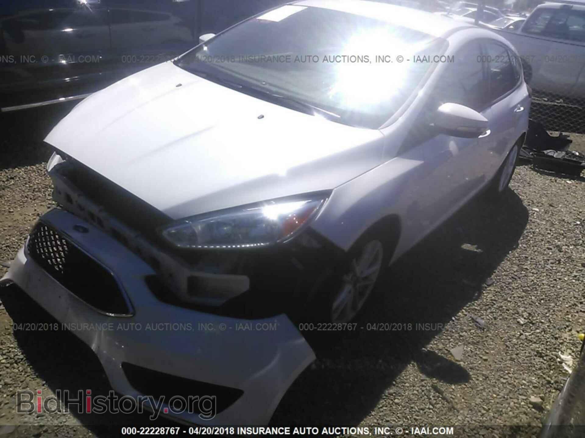 2016 Ford Focus - VIN: 1FADP3K23GL284686 - Photo 2