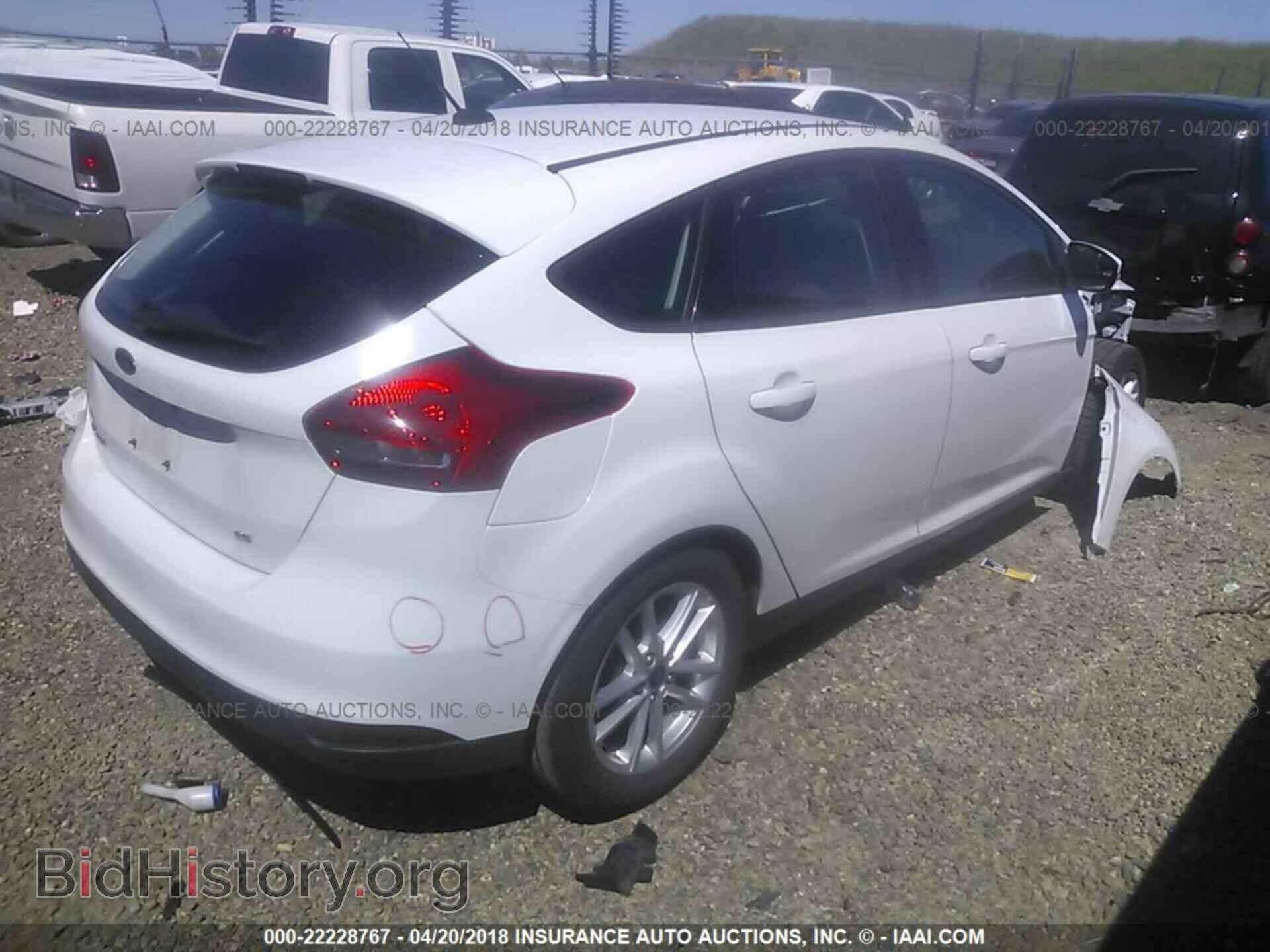 2016 Ford Focus - VIN: 1FADP3K23GL284686 - Photo 4