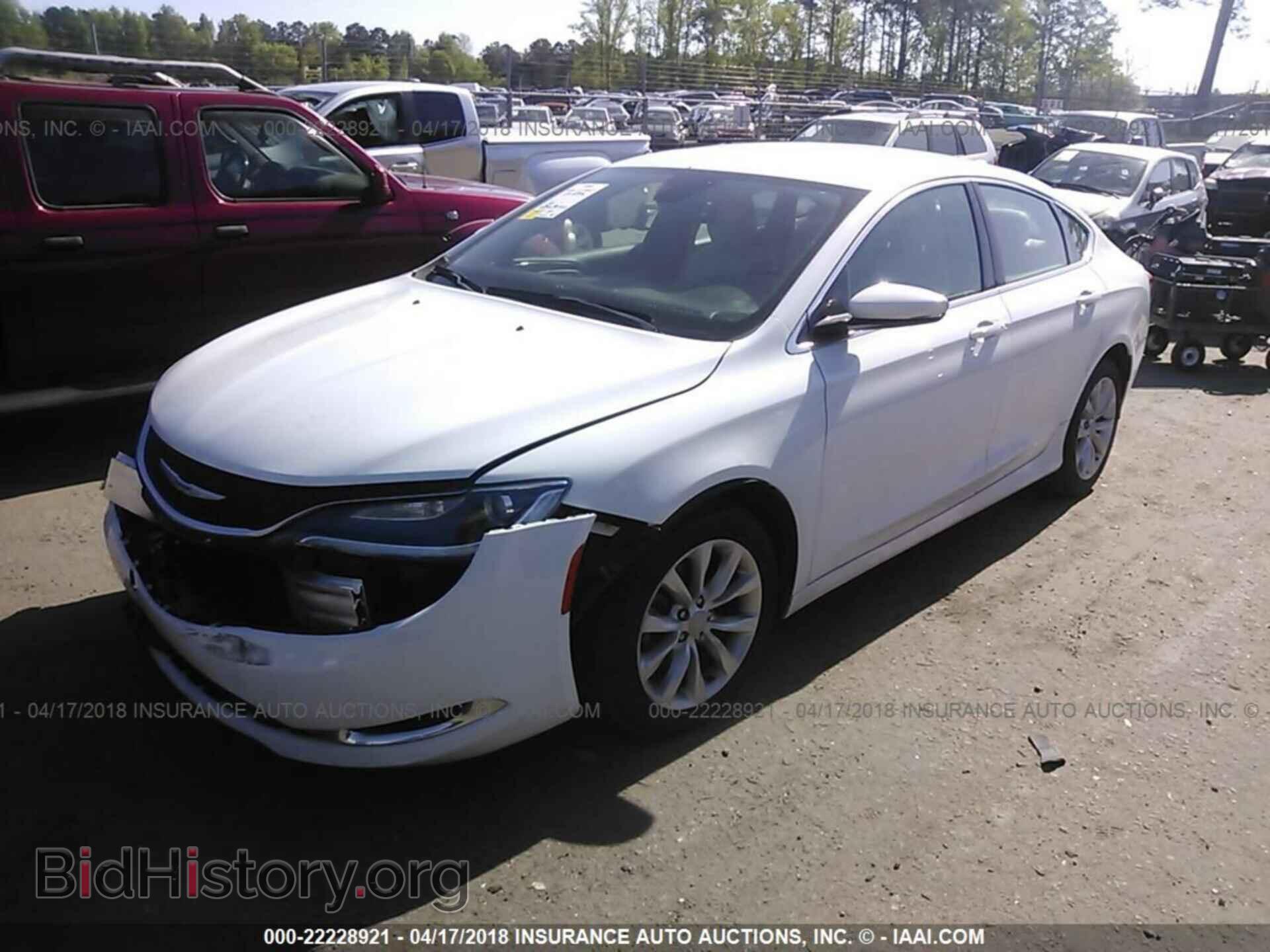 2015 Chrysler 200 - VIN: 1C3CCCCB3FN599303 - Фото 2