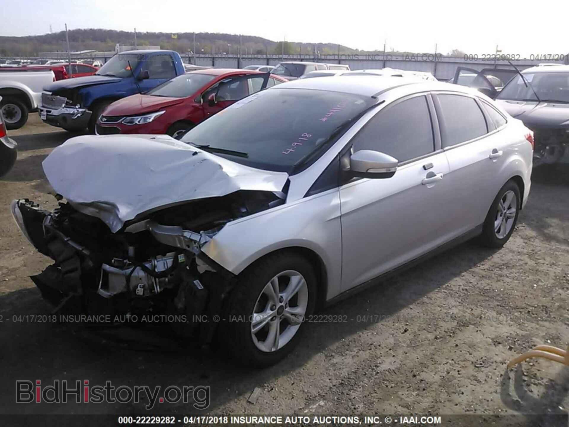 2014 Ford Focus - VIN: 1FADP3F26EL441022 - Фото 2