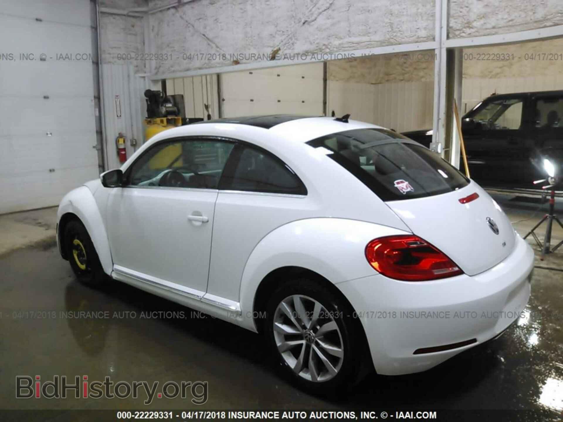 2013 Volkswagen Beetle - VIN: 3VWJL7AT7DM632197 - Фото 3