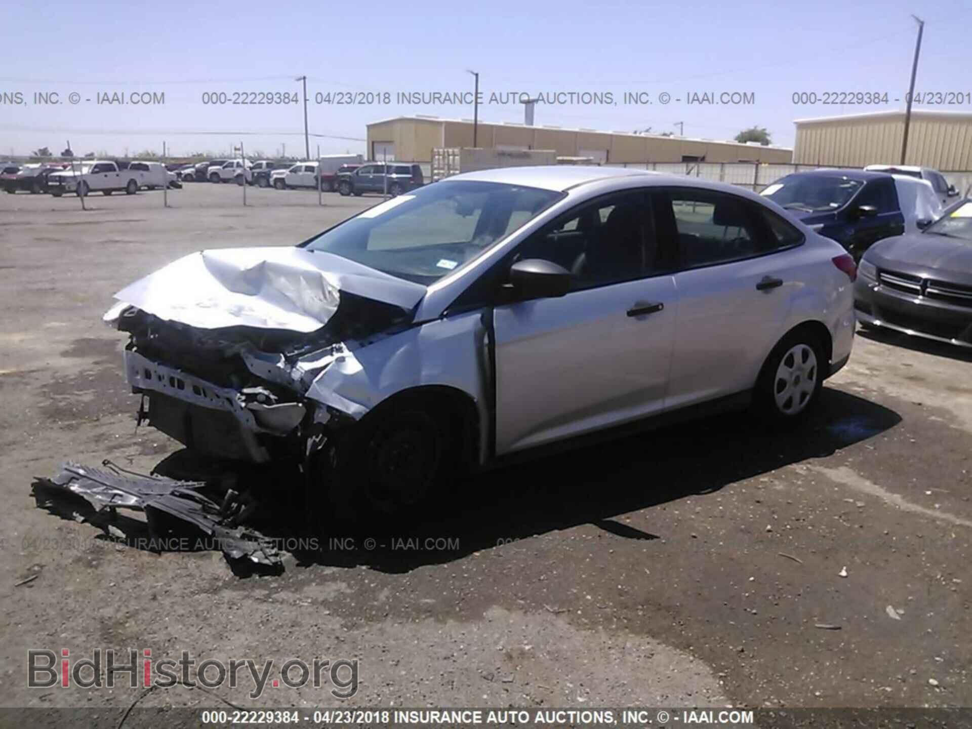 2016 Ford Focus - VIN: 1FADP3E21GL253089 - Фото 2